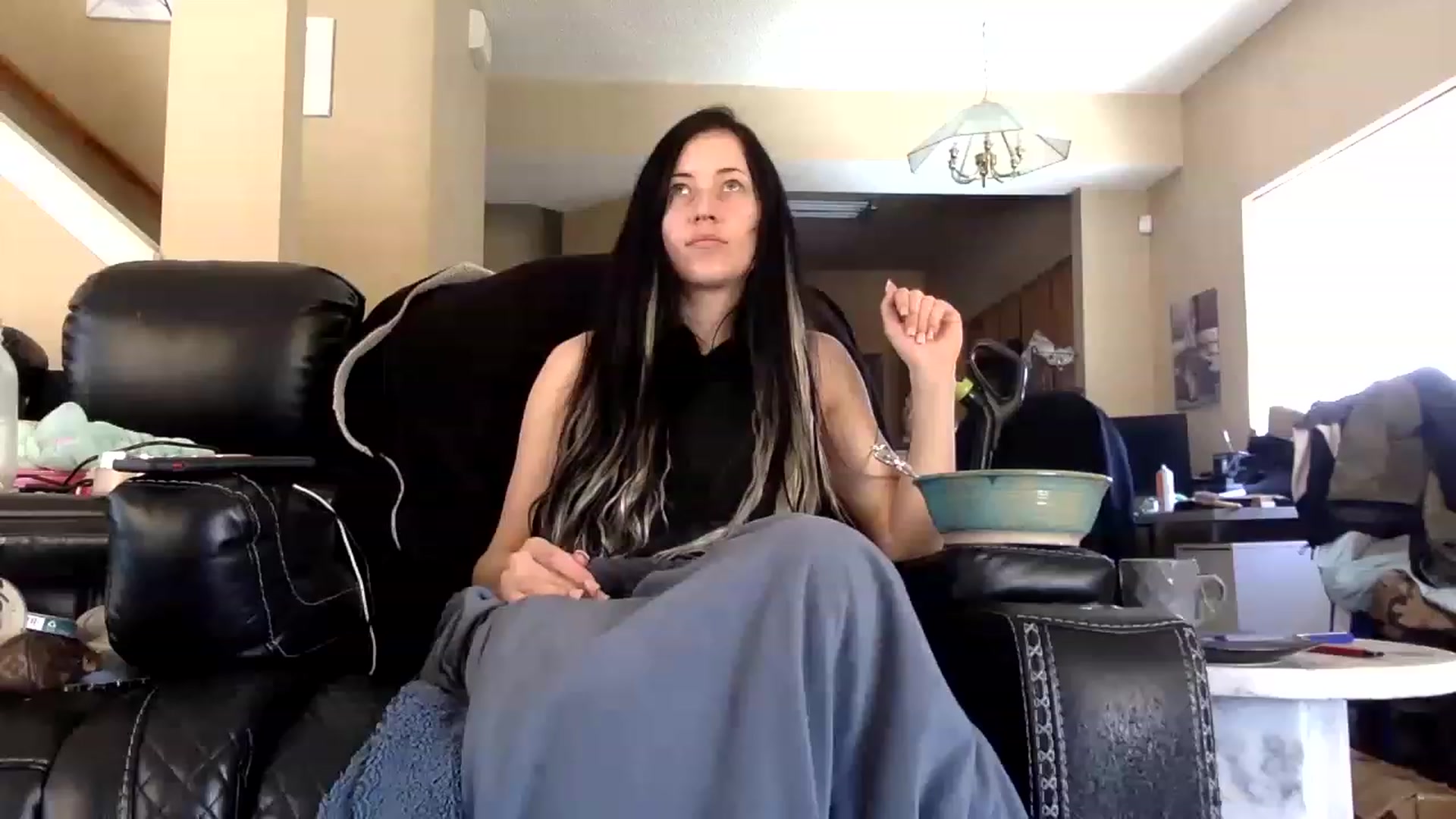 Gallery image thumbnail from AFoxBaby's myfreecams stream on, 02/23/2023, 20:28 image 8 of 20