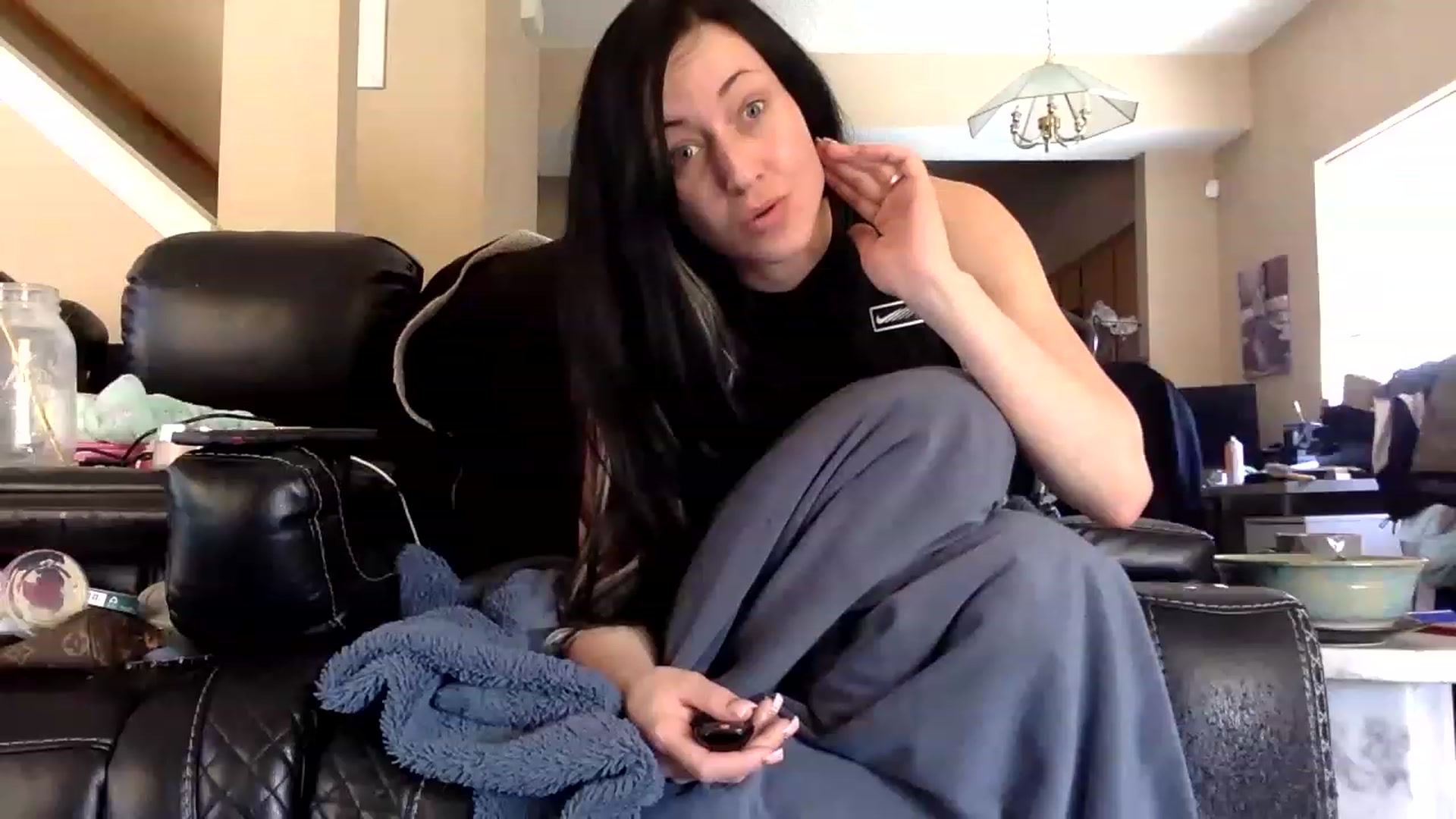 Gallery image thumbnail from AFoxBaby's myfreecams stream on, 02/23/2023, 20:28 image 18 of 20