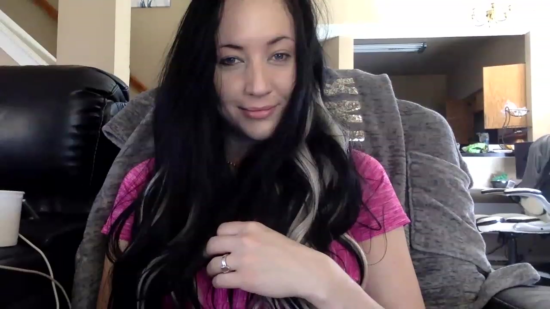 Gallery image thumbnail from AFoxBaby's myfreecams stream on, 02/27/2023, 17:20 image 5 of 20
