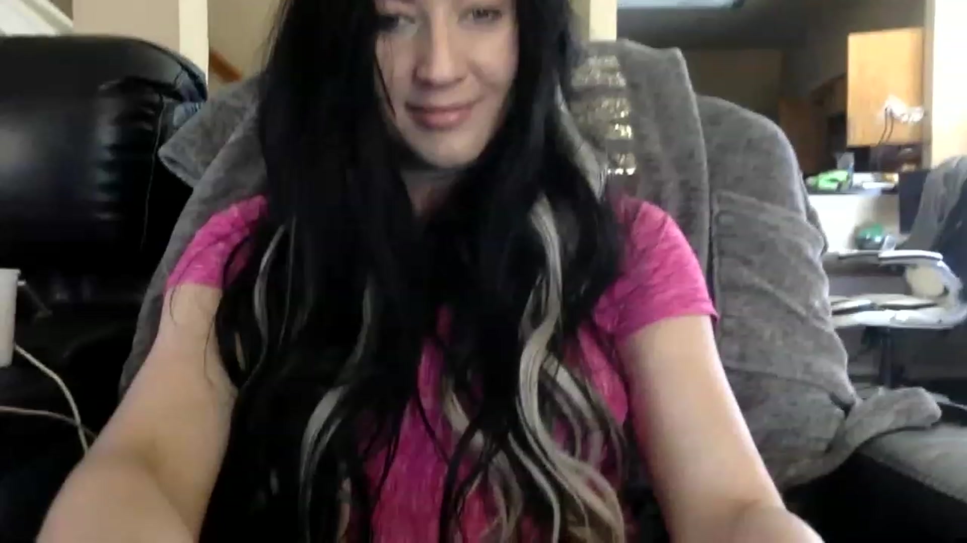 Gallery image thumbnail from AFoxBaby's myfreecams stream on, 02/27/2023, 17:20 image 16 of 20