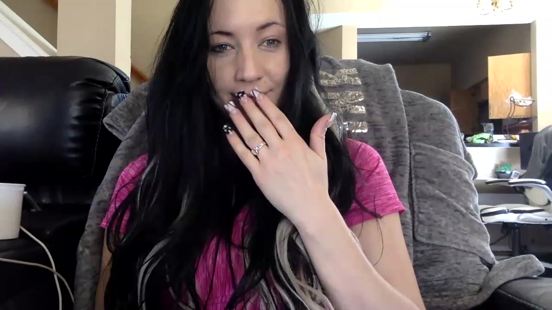 Gallery image thumbnail from AFoxBaby's myfreecams stream on, 02/27/2023, 17:20 image 12 of 20