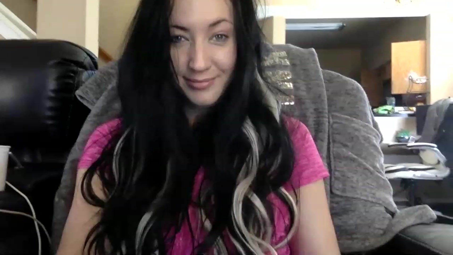 Gallery image thumbnail from AFoxBaby's myfreecams stream on, 02/27/2023, 17:20 image 15 of 20