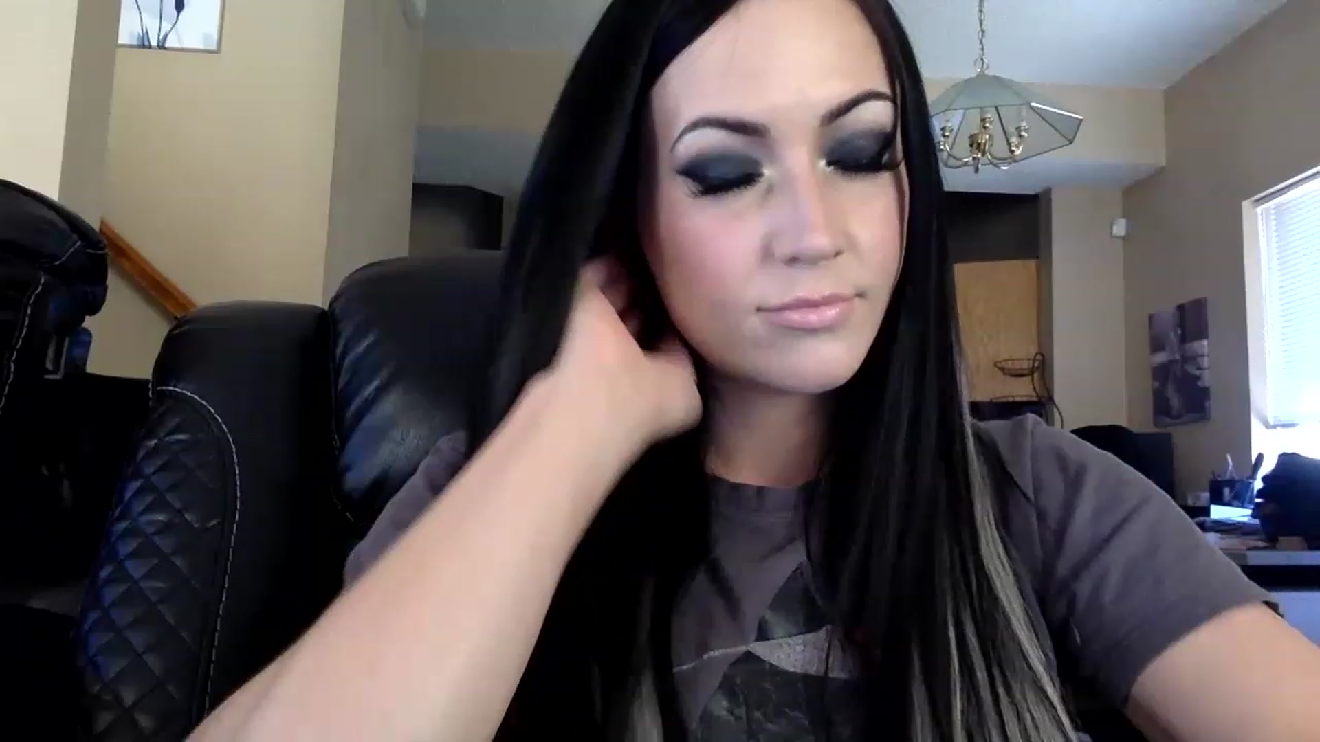 Gallery image thumbnail from AFoxBaby's myfreecams stream on, 03/06/2023, 21:09 image 3 of 20