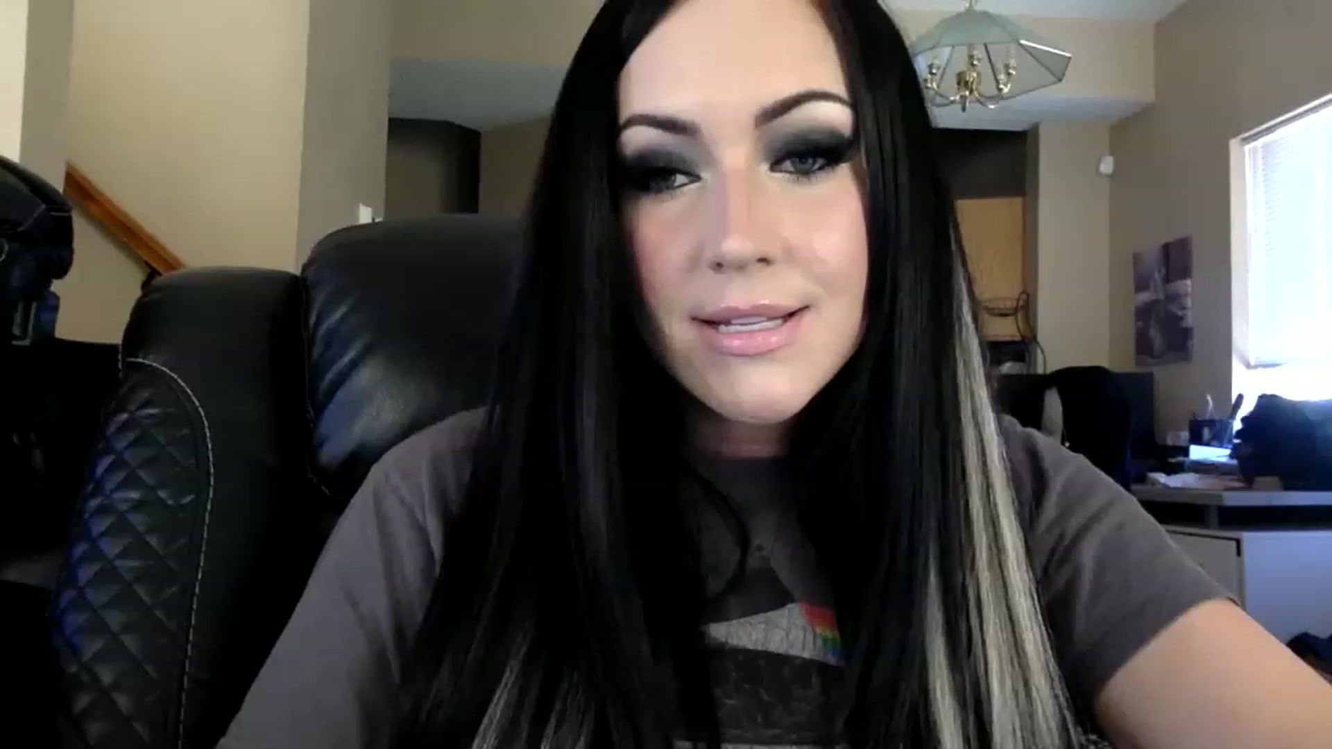 Gallery image thumbnail from AFoxBaby's myfreecams stream on, 03/06/2023, 21:09 image 17 of 20