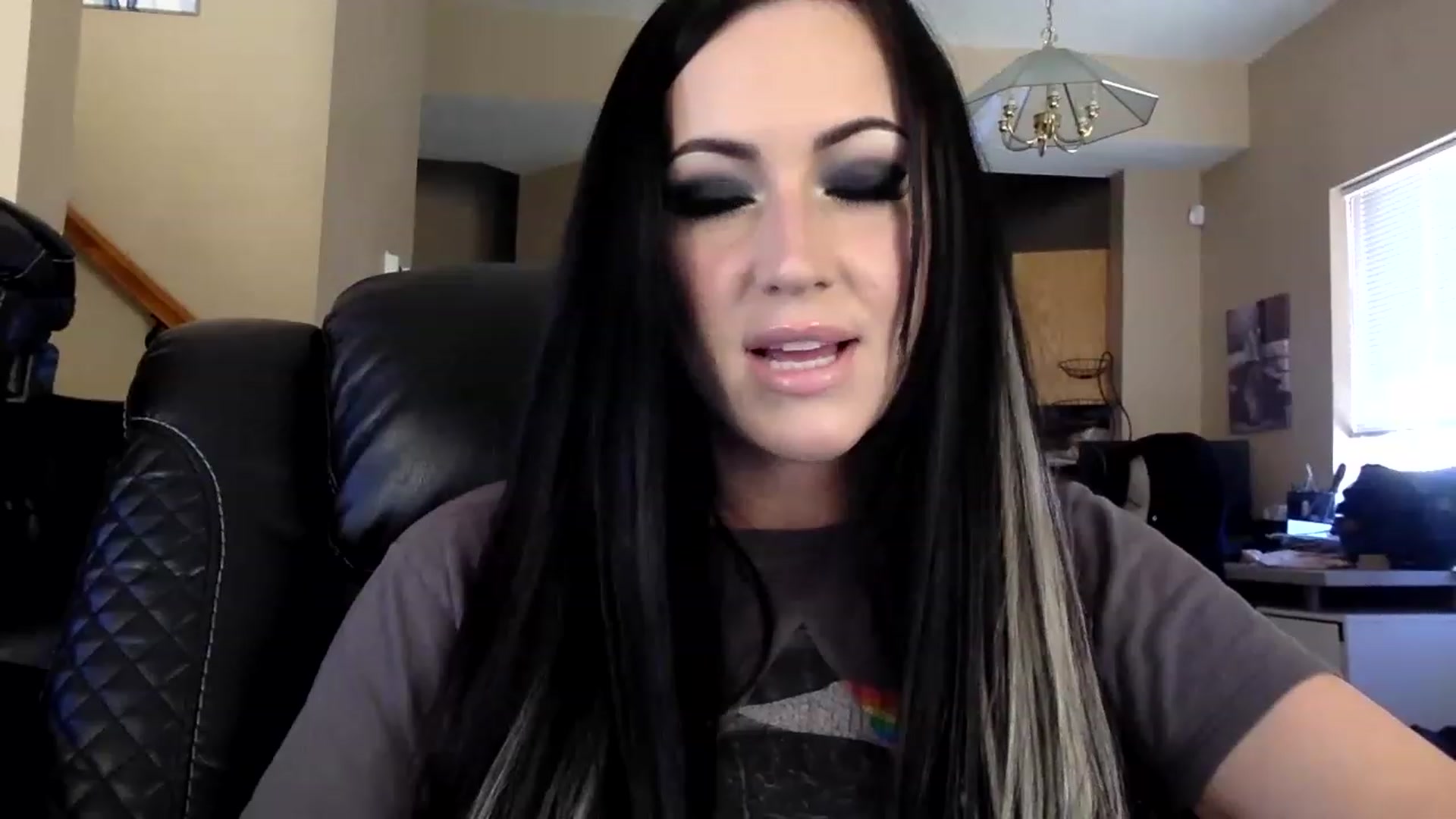 Gallery image thumbnail from AFoxBaby's myfreecams stream on, 03/06/2023, 21:09 image 16 of 20