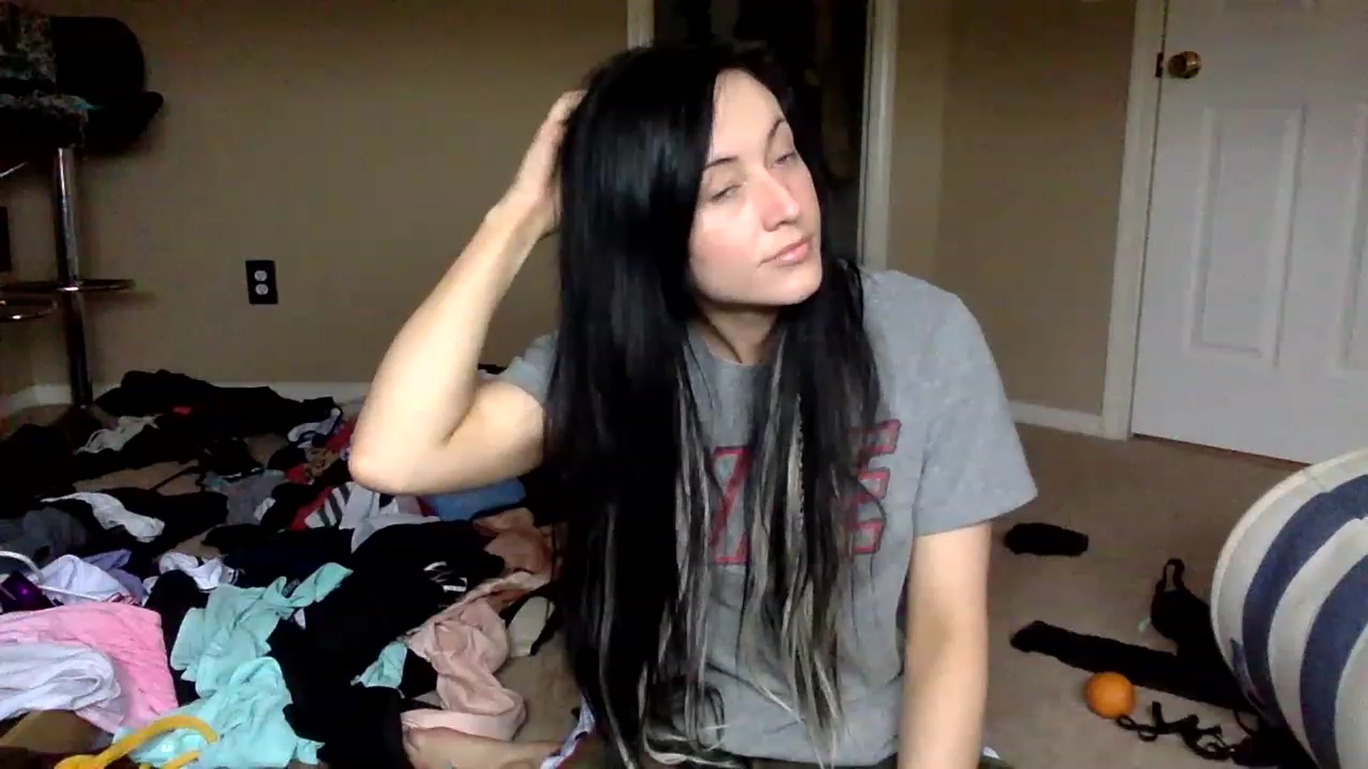 Gallery image thumbnail from AFoxBaby's myfreecams stream on, 03/07/2023, 15:33 image 18 of 20