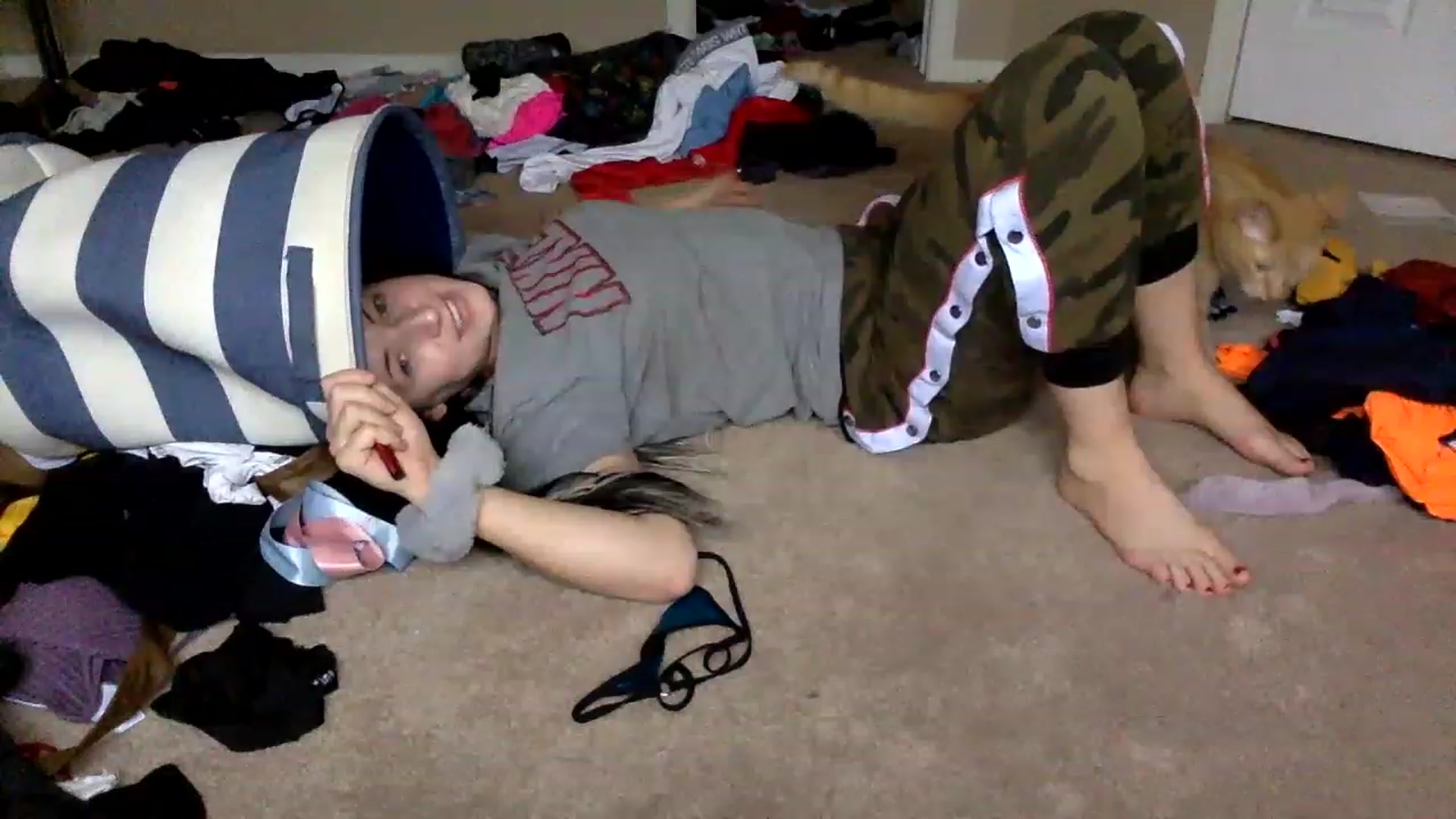 Gallery image thumbnail from AFoxBaby's myfreecams stream on, 03/07/2023, 16:24 image 14 of 20