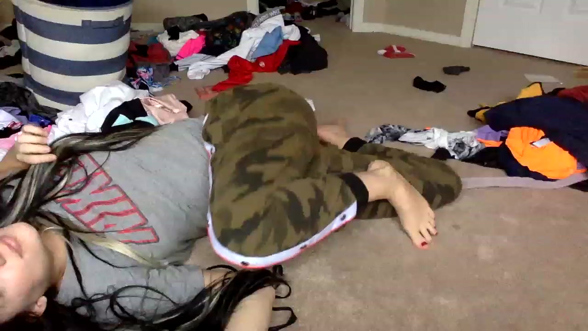 Gallery image thumbnail from AFoxBaby's myfreecams stream on, 03/07/2023, 16:24 image 4 of 20