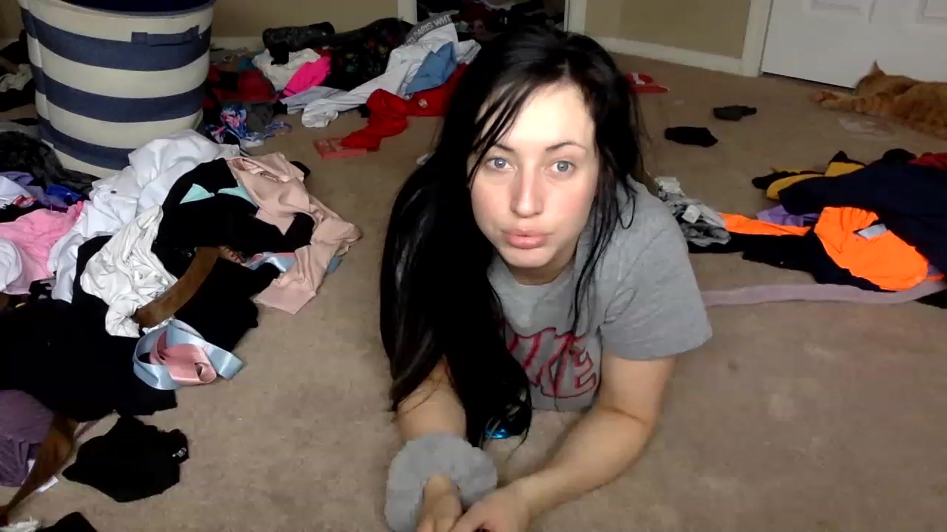 Gallery image thumbnail from AFoxBaby's myfreecams stream on, 03/07/2023, 16:24 image 6 of 20