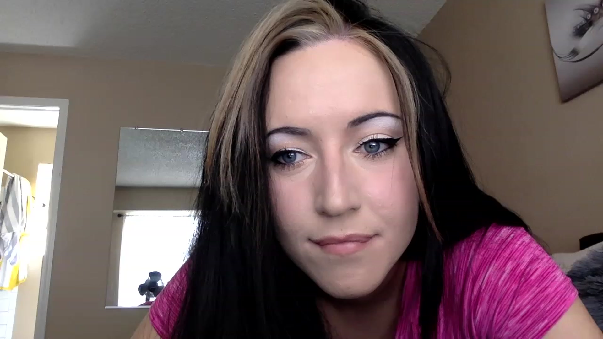 Gallery image thumbnail from AFoxBaby's myfreecams stream on, 04/01/2023, 19:48 image 20 of 20