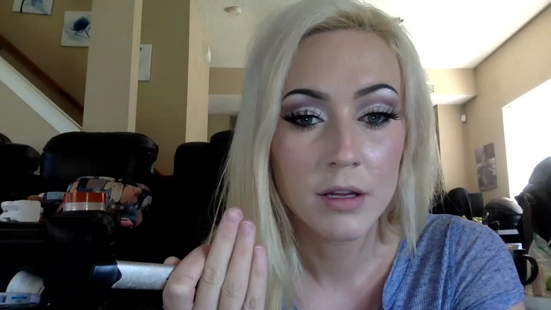 Gallery image thumbnail from AFoxBaby's myfreecams stream on, 07/14/2023, 18:28 image 7 of 20