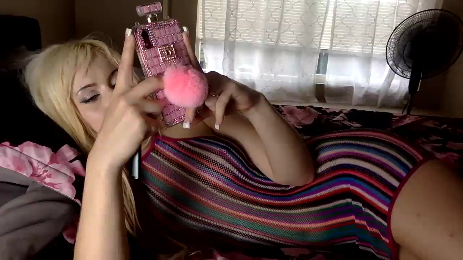 Gallery image thumbnail from AFoxBaby's myfreecams stream on, 08/01/2023, 24:01 image 18 of 20