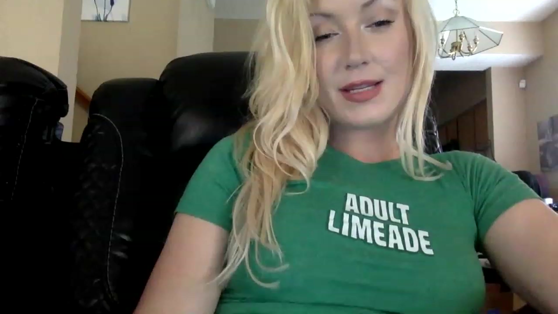 Gallery image thumbnail from AFoxBaby's myfreecams stream on, 08/11/2023, 19:08 image 13 of 20