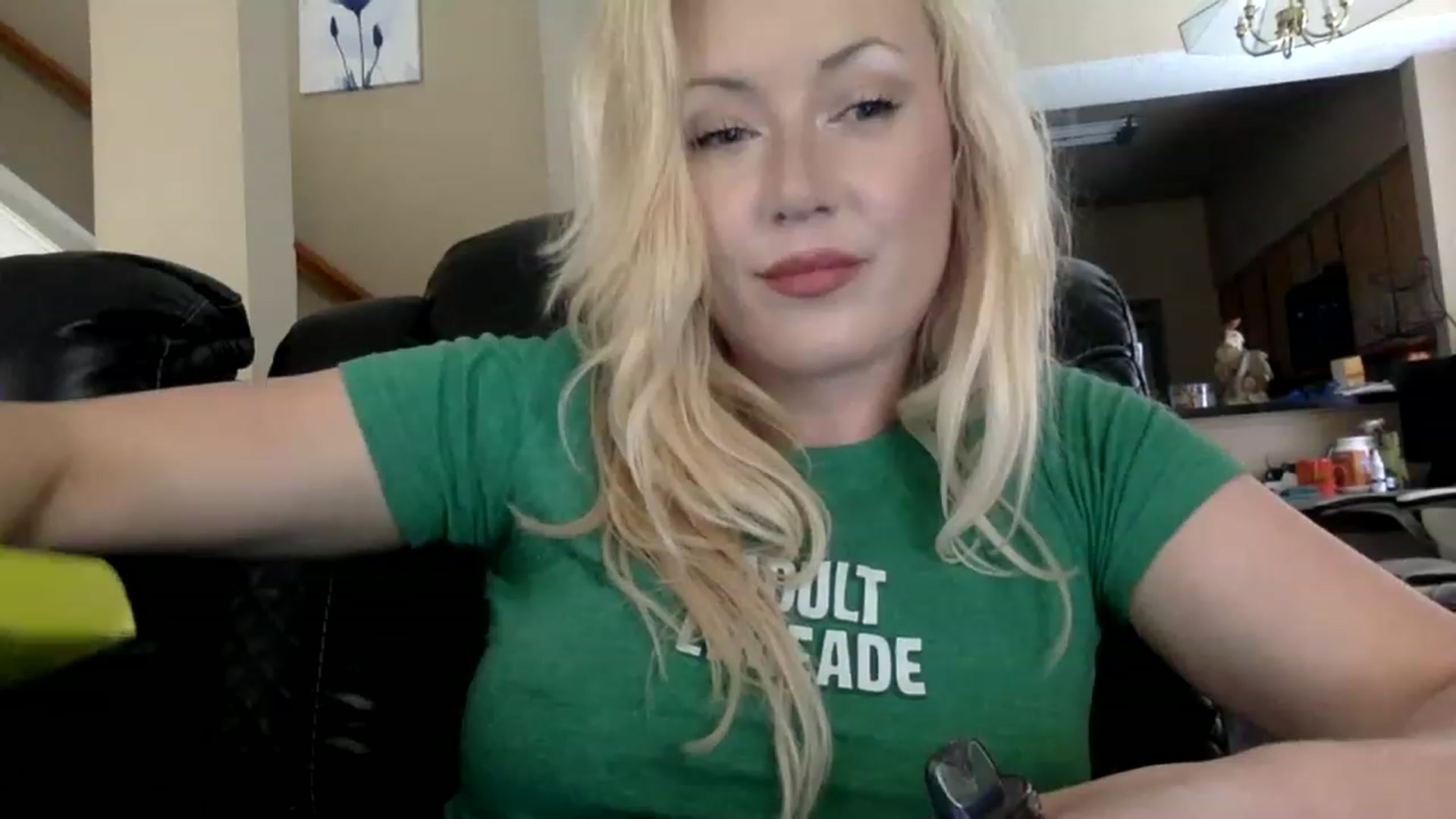 Gallery image thumbnail from AFoxBaby's myfreecams stream on, 08/11/2023, 19:08 image 5 of 20