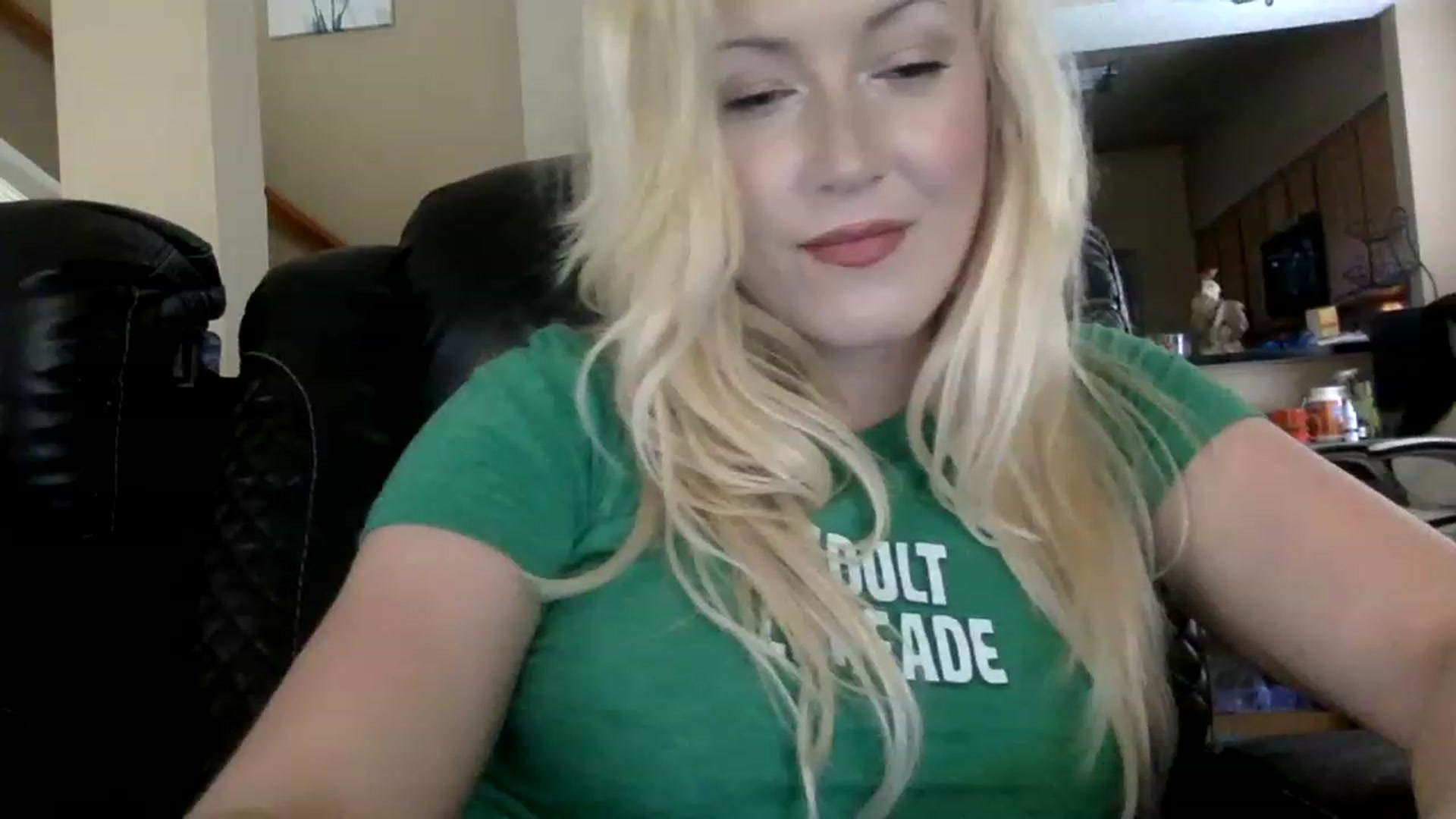 Gallery image thumbnail from AFoxBaby's myfreecams stream on, 08/11/2023, 19:08 image 2 of 20