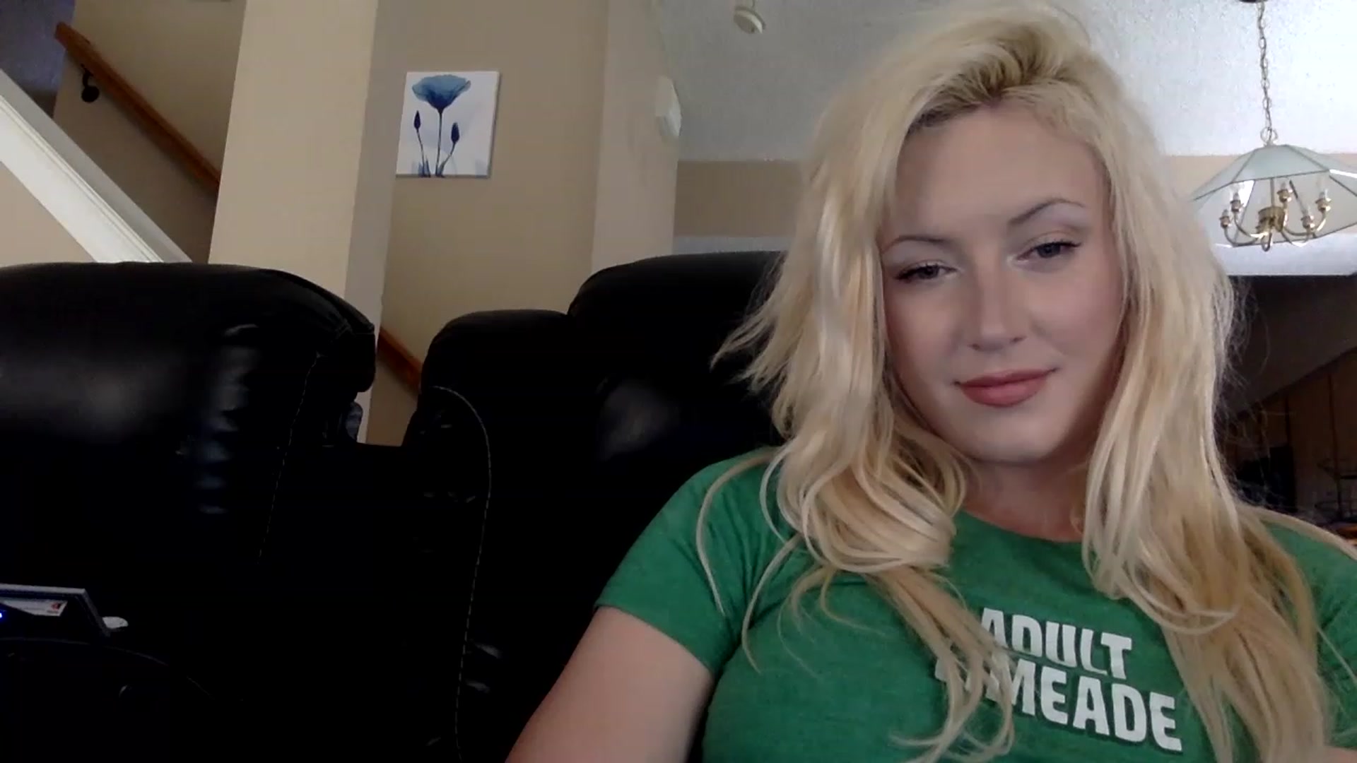 Gallery image thumbnail from AFoxBaby's myfreecams stream on, 08/11/2023, 19:08 image 19 of 20
