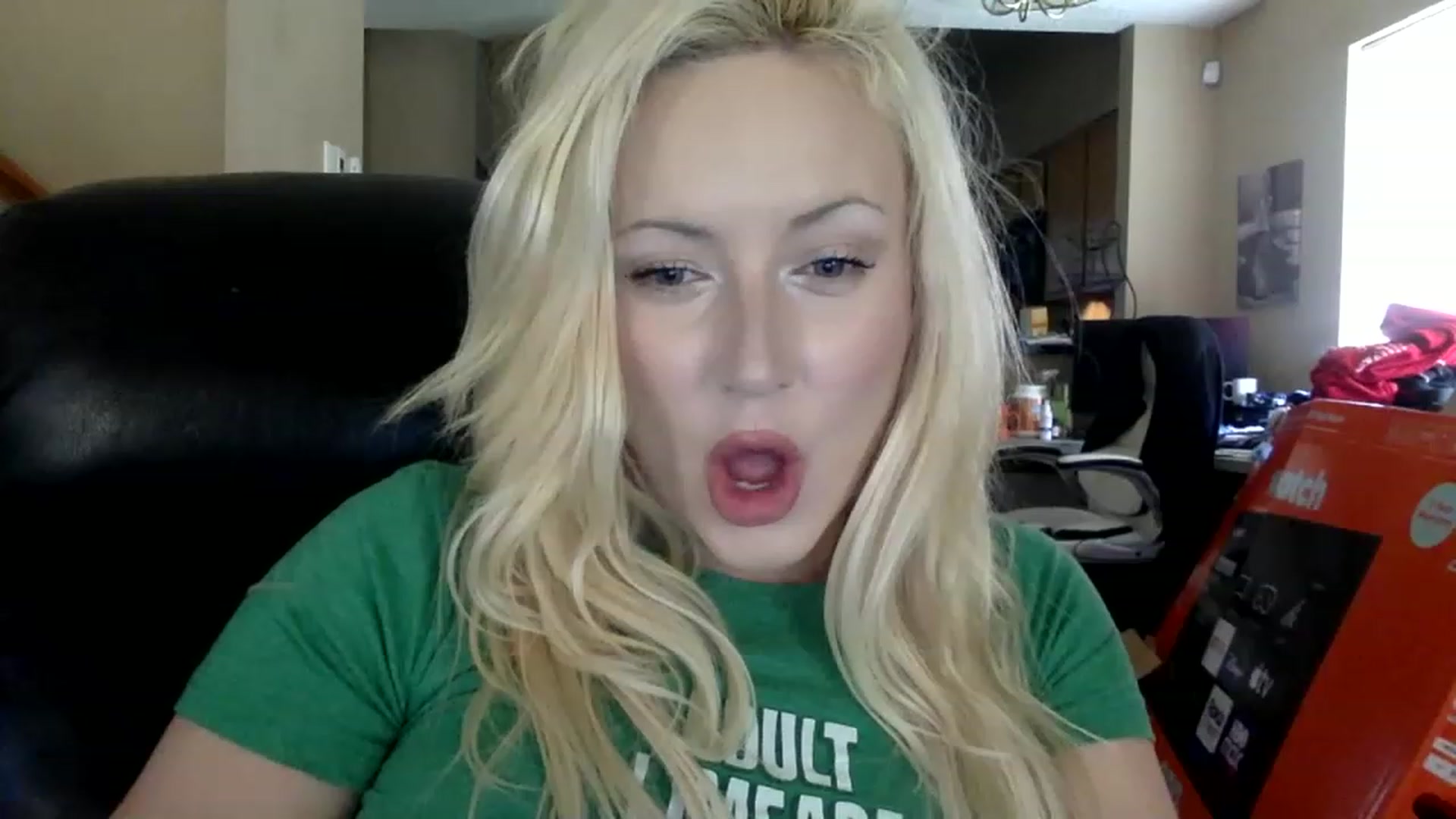 Gallery image thumbnail from AFoxBaby's myfreecams stream on, 08/11/2023, 19:29 image 18 of 20