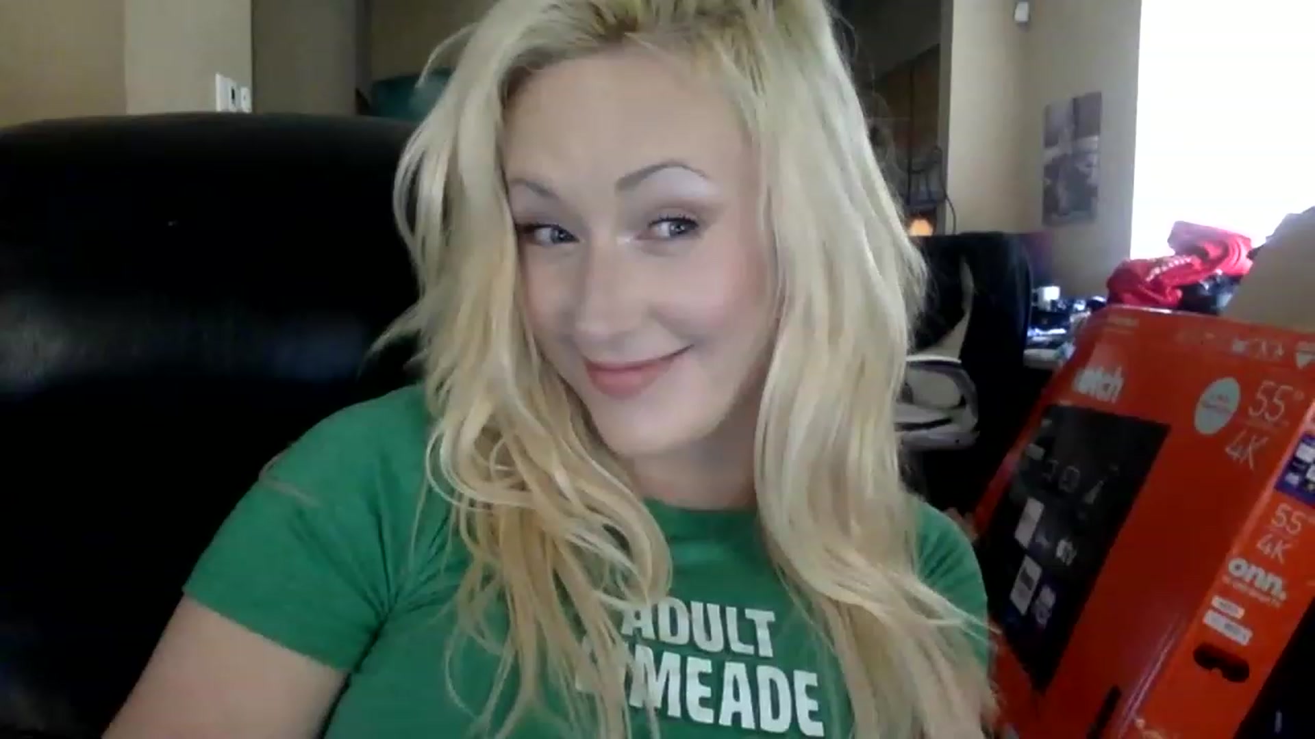 Gallery image thumbnail from AFoxBaby's myfreecams stream on, 08/11/2023, 19:29 image 17 of 20