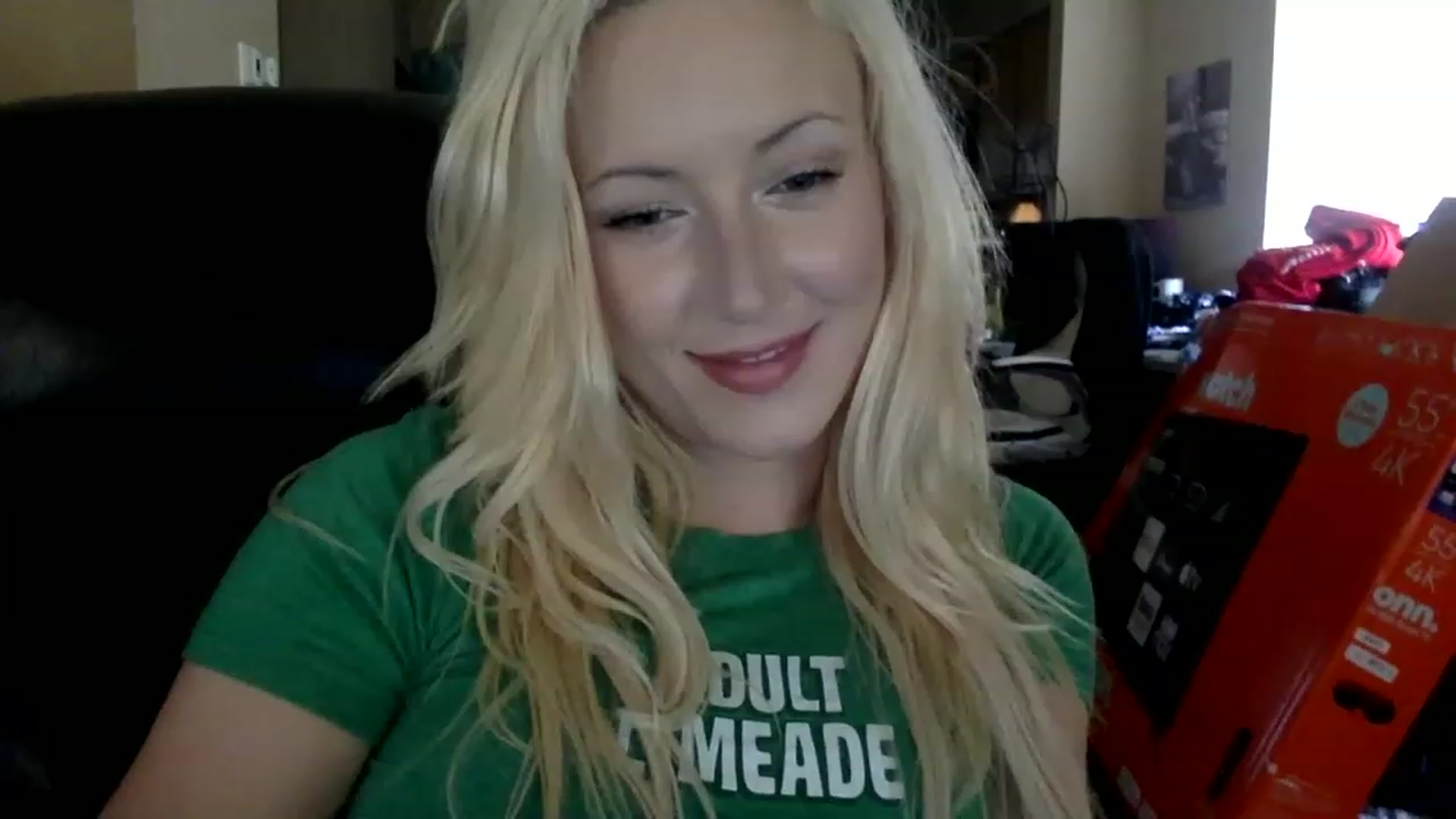 Gallery image thumbnail from AFoxBaby's myfreecams stream on, 08/11/2023, 19:29 image 14 of 20