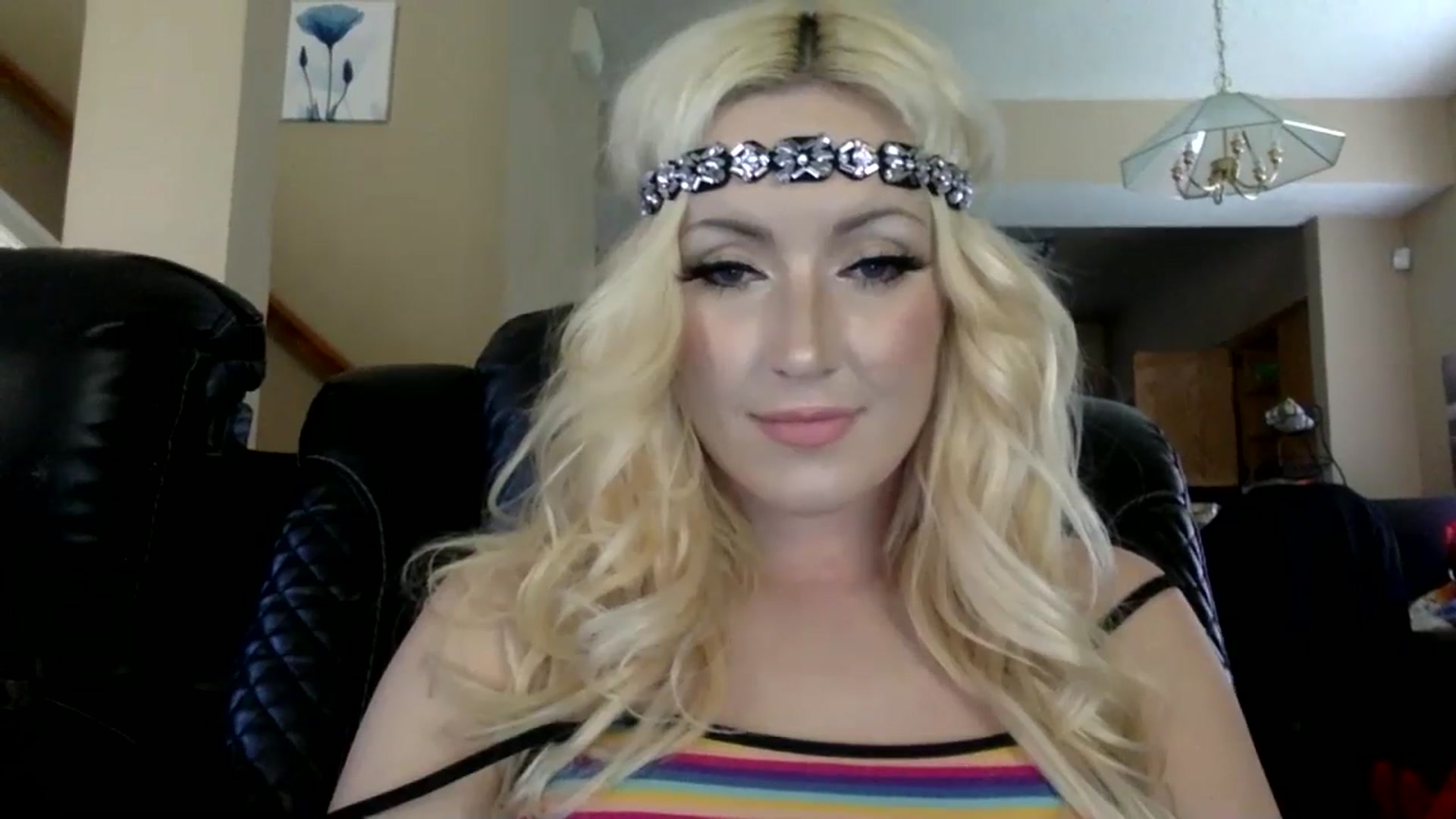 Gallery image thumbnail from AFoxBaby's myfreecams stream on, 08/13/2023, 20:40 image 15 of 20