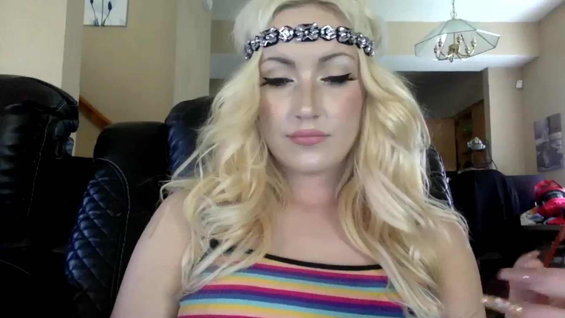 Gallery image thumbnail from AFoxBaby's myfreecams stream on, 08/13/2023, 20:40 image 16 of 20
