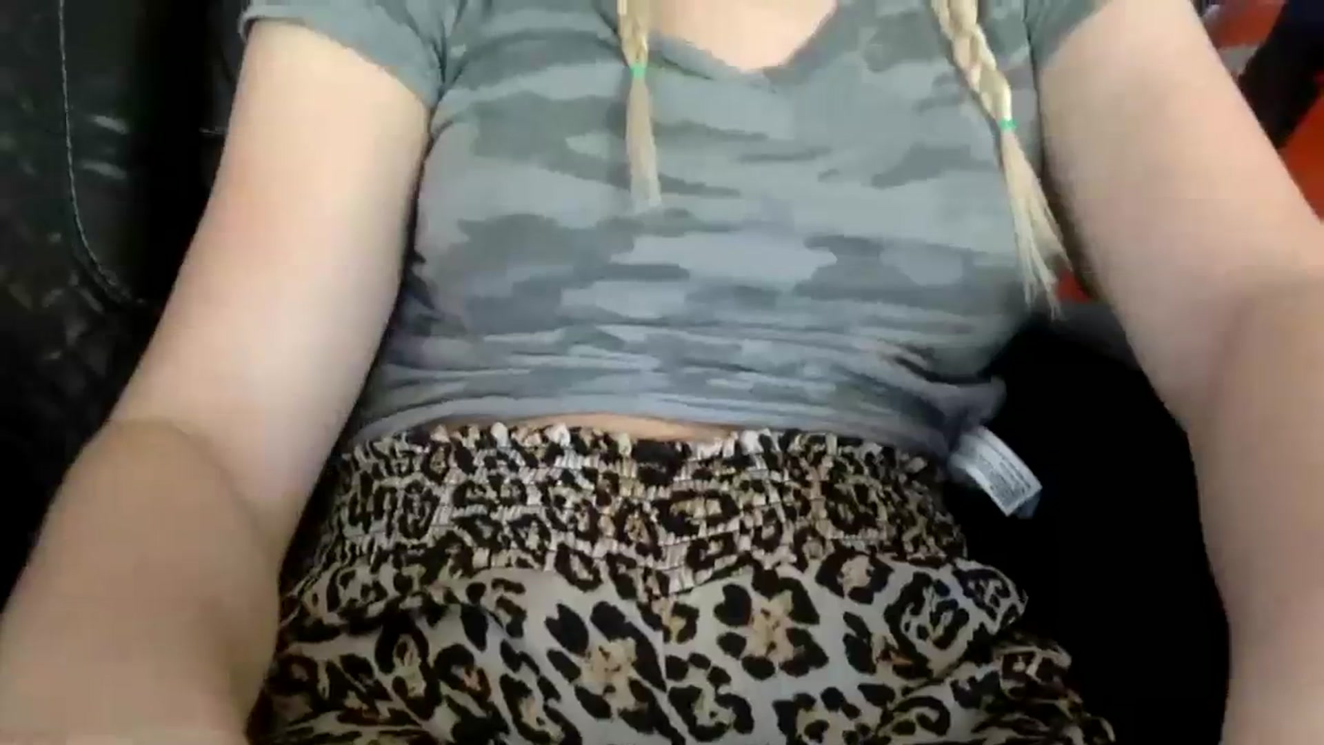 Gallery image thumbnail from AFoxBaby's myfreecams stream on, 08/15/2023, 19:39 image 15 of 20