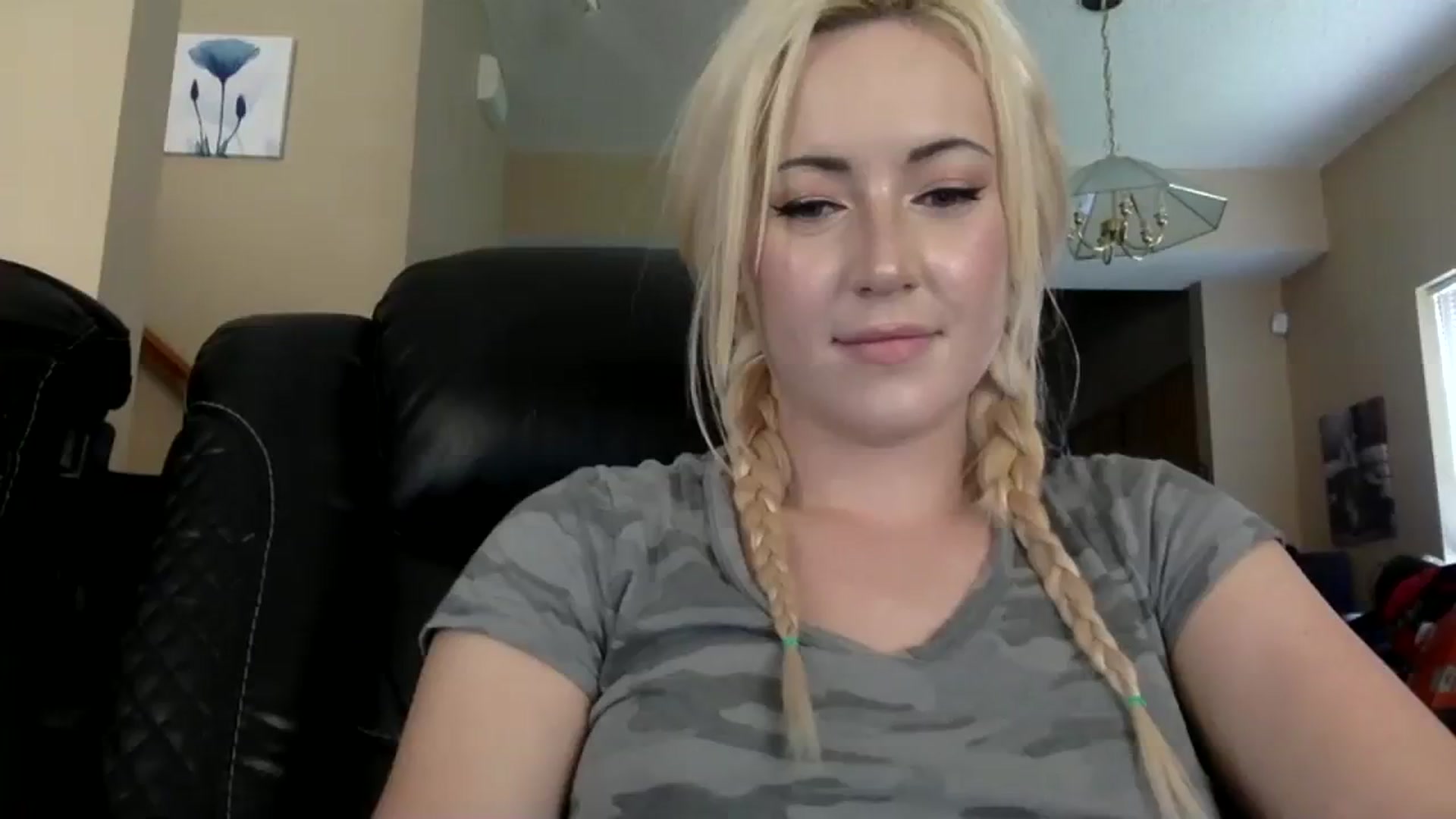Gallery image thumbnail from AFoxBaby's myfreecams stream on, 08/15/2023, 19:39 image 10 of 20