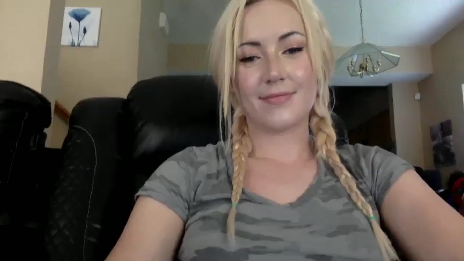 Gallery image thumbnail from AFoxBaby's myfreecams stream on, 08/15/2023, 19:39 image 5 of 20