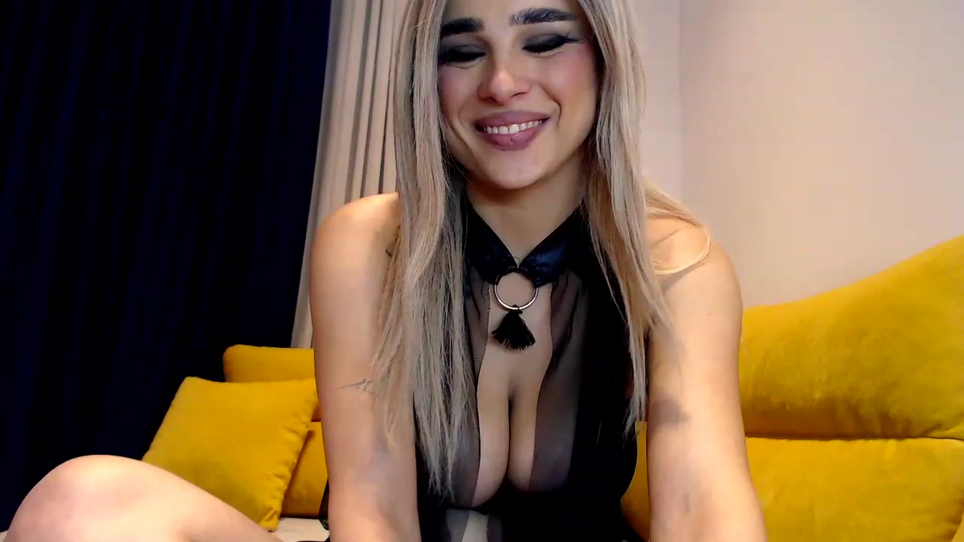 Gallery image thumbnail from AFreakyAngel's myfreecams stream on, 10/29/2023, 23:36 image 3 of 20