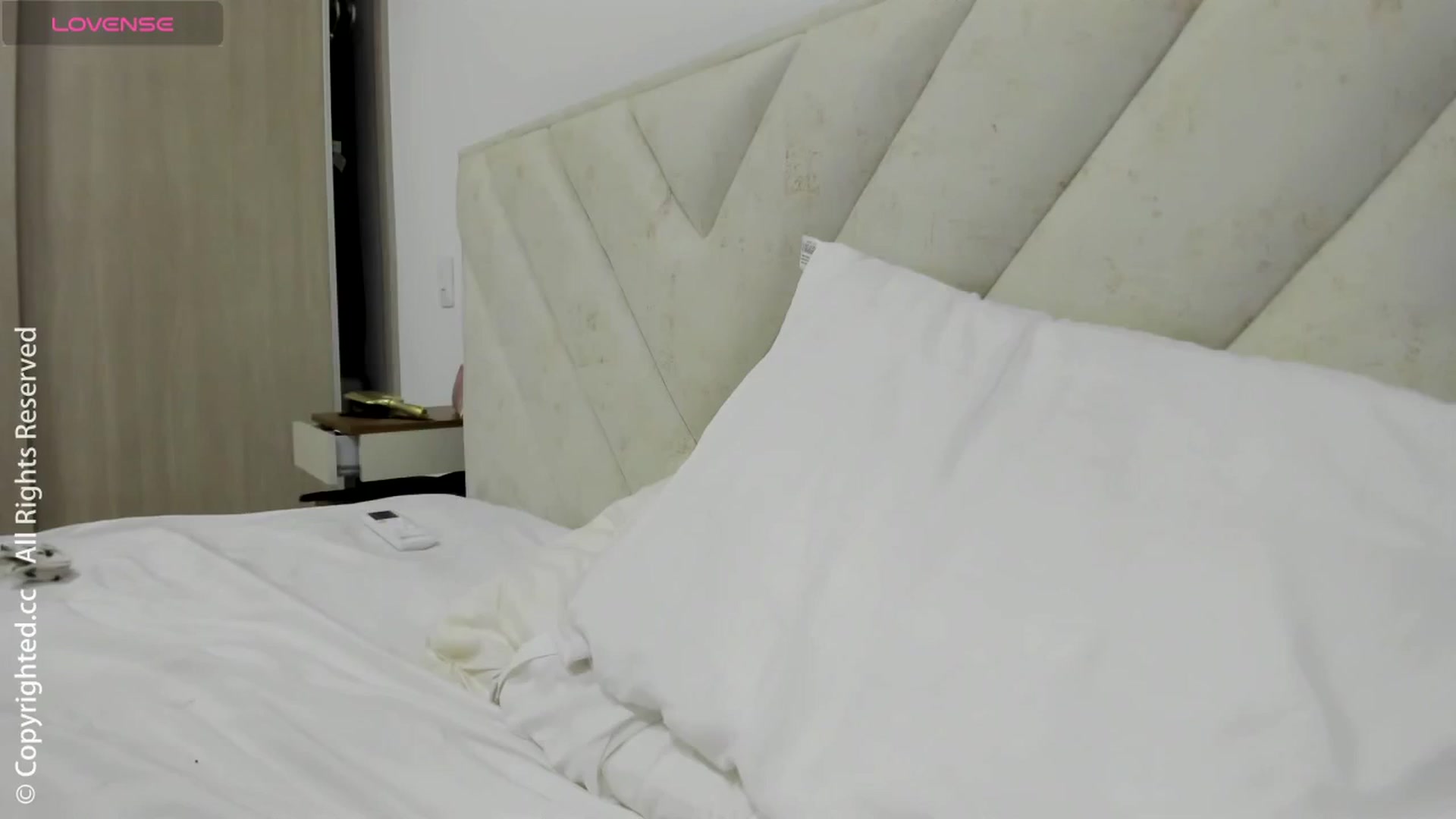 Gallery image thumbnail from AI_Deep_Dream's myfreecams stream on, 06/28/2024, 04:21 image 4 of 20