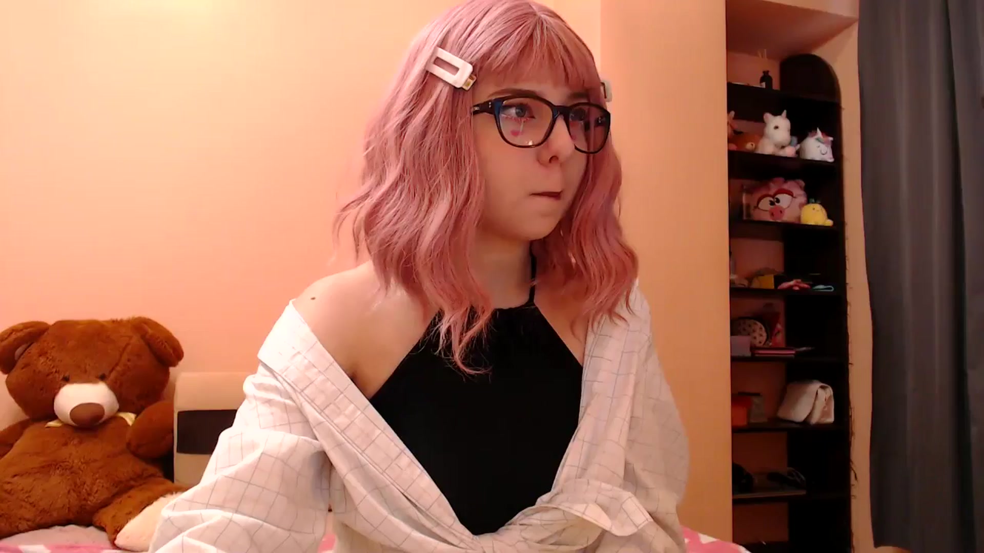 Gallery image thumbnail from AIinkaMalinka's myfreecams stream on, 03/23/2025, 08:40 image 6 of 20