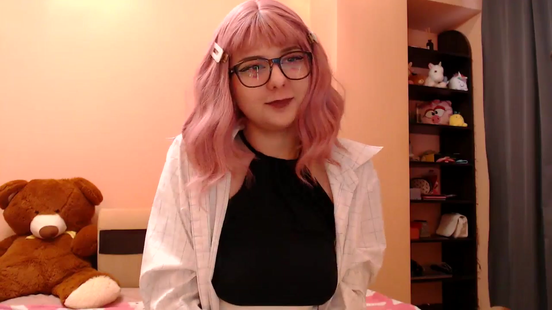 Gallery image thumbnail from AIinkaMalinka's myfreecams stream on, 03/23/2025, 08:40 image 14 of 20