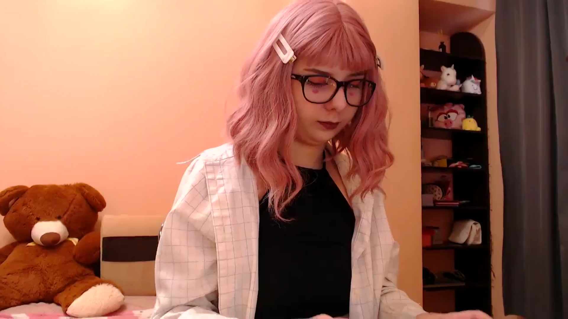 Gallery image thumbnail from AIinkaMalinka's myfreecams stream on, 03/23/2025, 08:40 image 16 of 20
