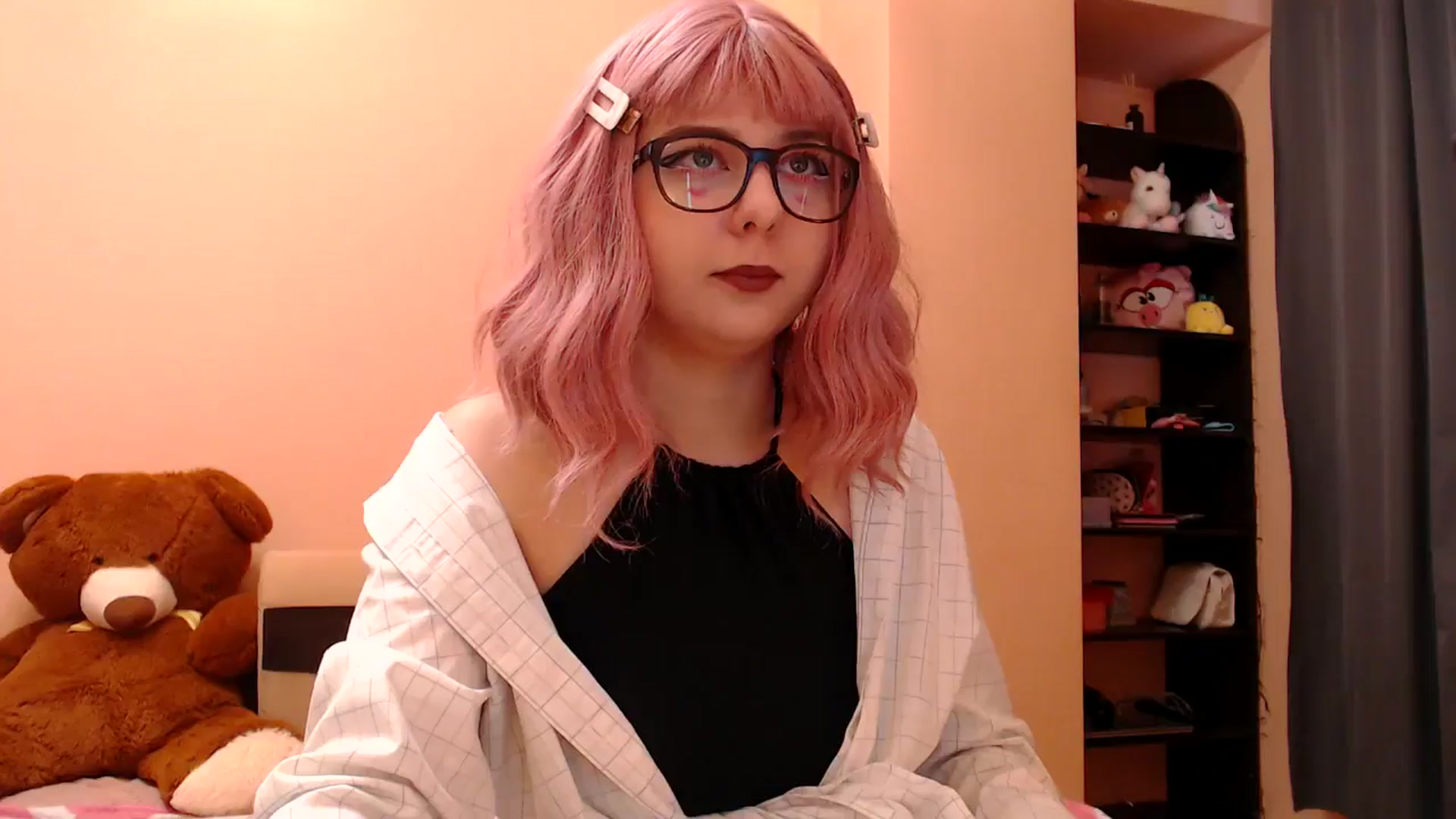 Gallery image thumbnail from AIinkaMalinka's myfreecams stream on, 03/23/2025, 08:40 image 8 of 20