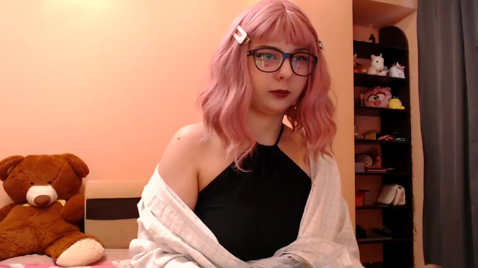 Gallery image thumbnail from AIinkaMalinka's myfreecams stream on, 03/23/2025, 08:40 image 1 of 20