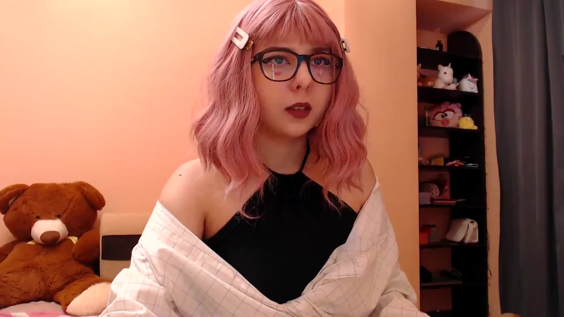 Gallery image thumbnail from AIinkaMalinka's myfreecams stream on, 03/23/2025, 08:40 image 4 of 20