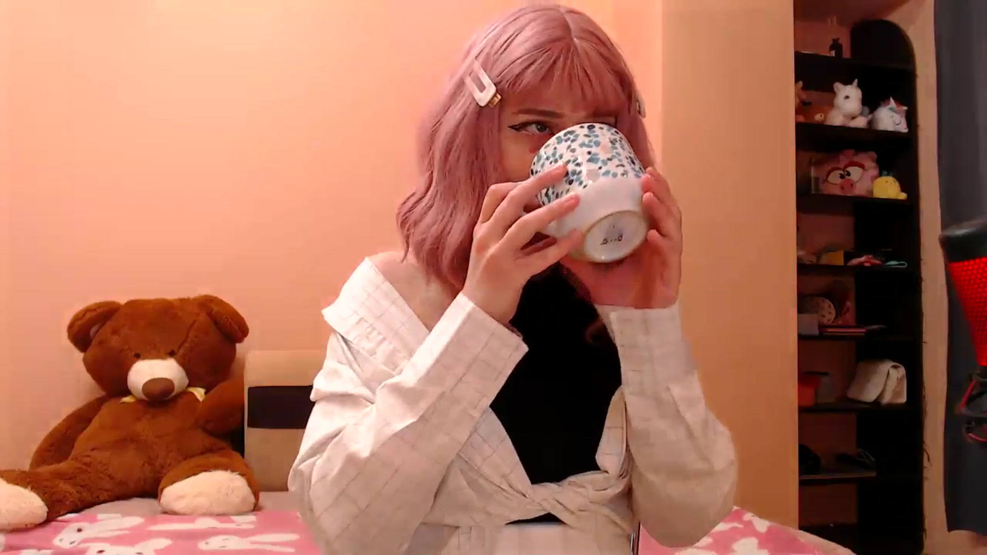 Gallery image thumbnail from AIinkaMalinka's myfreecams stream on, 03/23/2025, 10:03 image 19 of 20