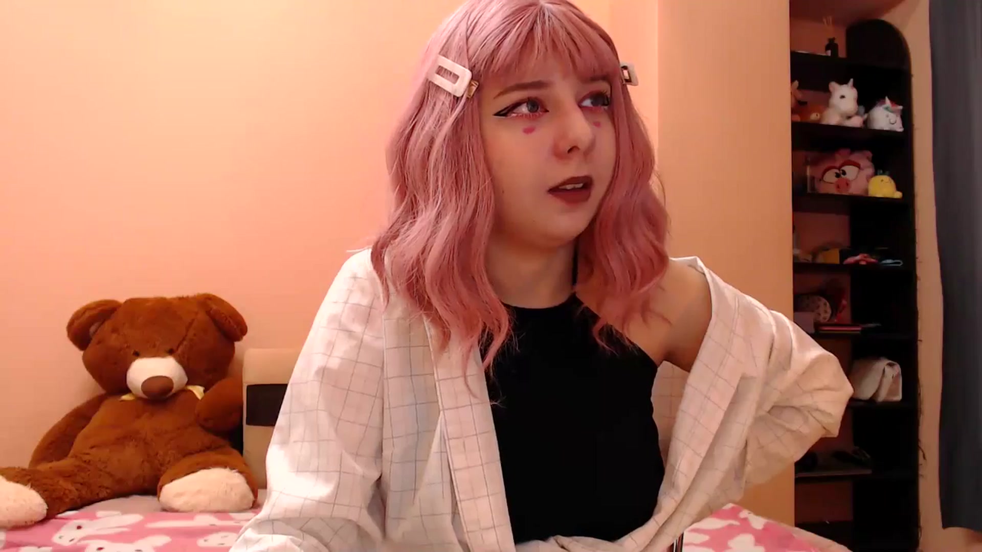 Gallery image thumbnail from AIinkaMalinka's myfreecams stream on, 03/23/2025, 10:03 image 14 of 20
