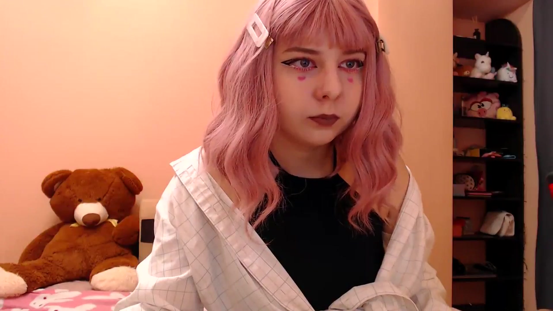 Gallery image thumbnail from AIinkaMalinka's myfreecams stream on, 03/23/2025, 10:03 image 3 of 20
