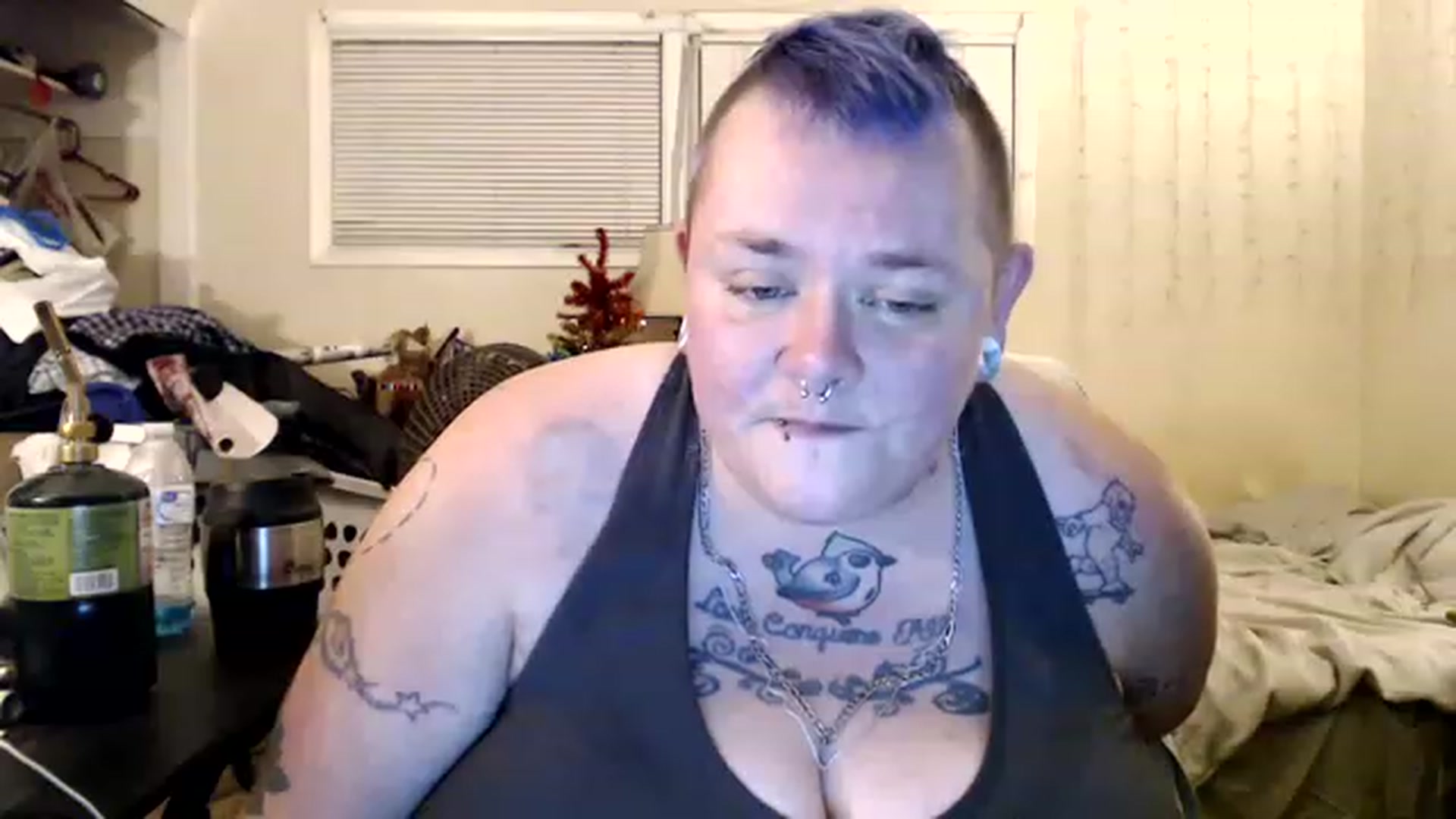 Gallery image thumbnail from AJthePunk420's myfreecams stream on, 01/08/2023, 10:15 image 9 of 20