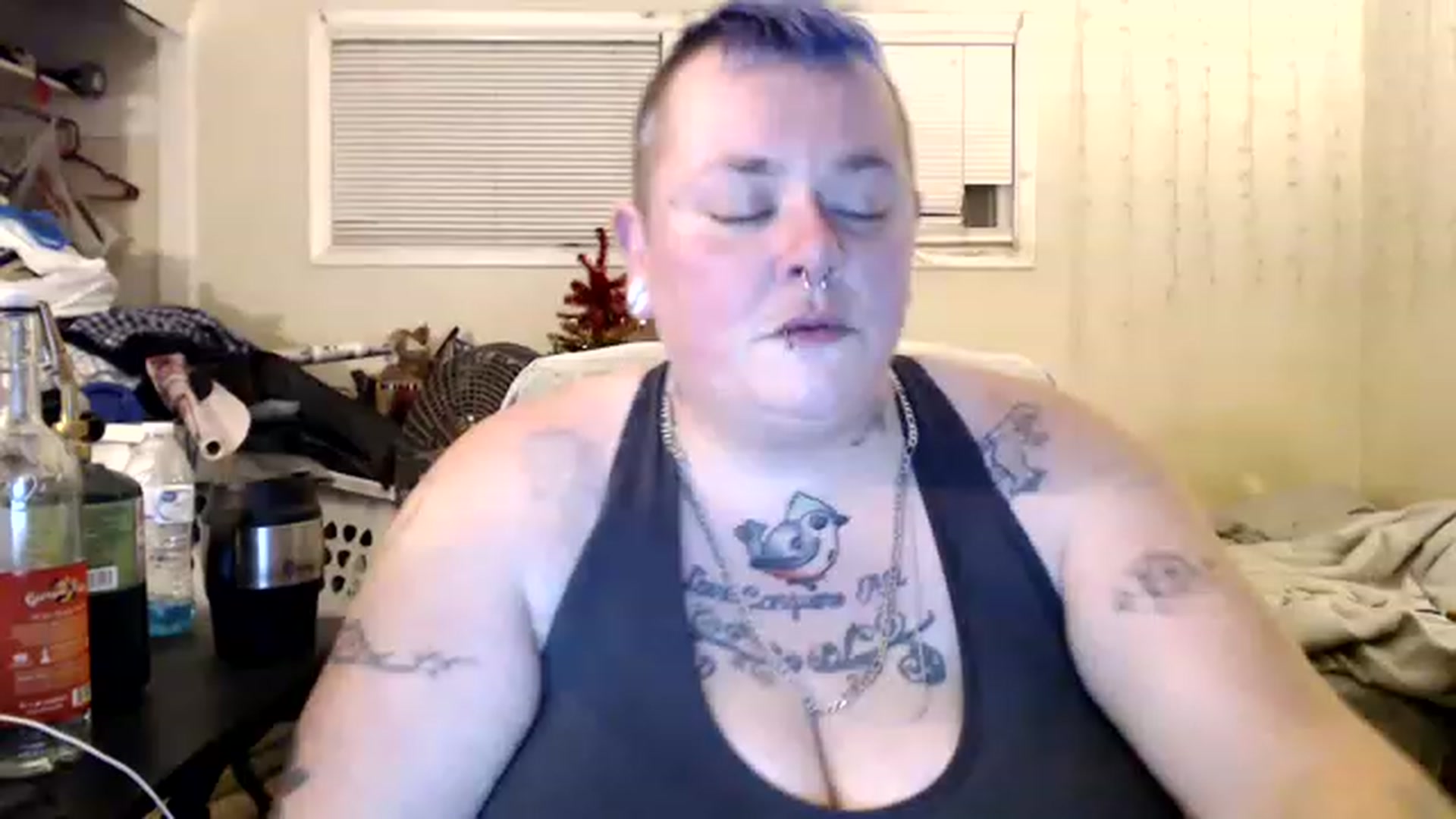 Gallery image thumbnail from AJthePunk420's myfreecams stream on, 01/08/2023, 10:15 image 15 of 20
