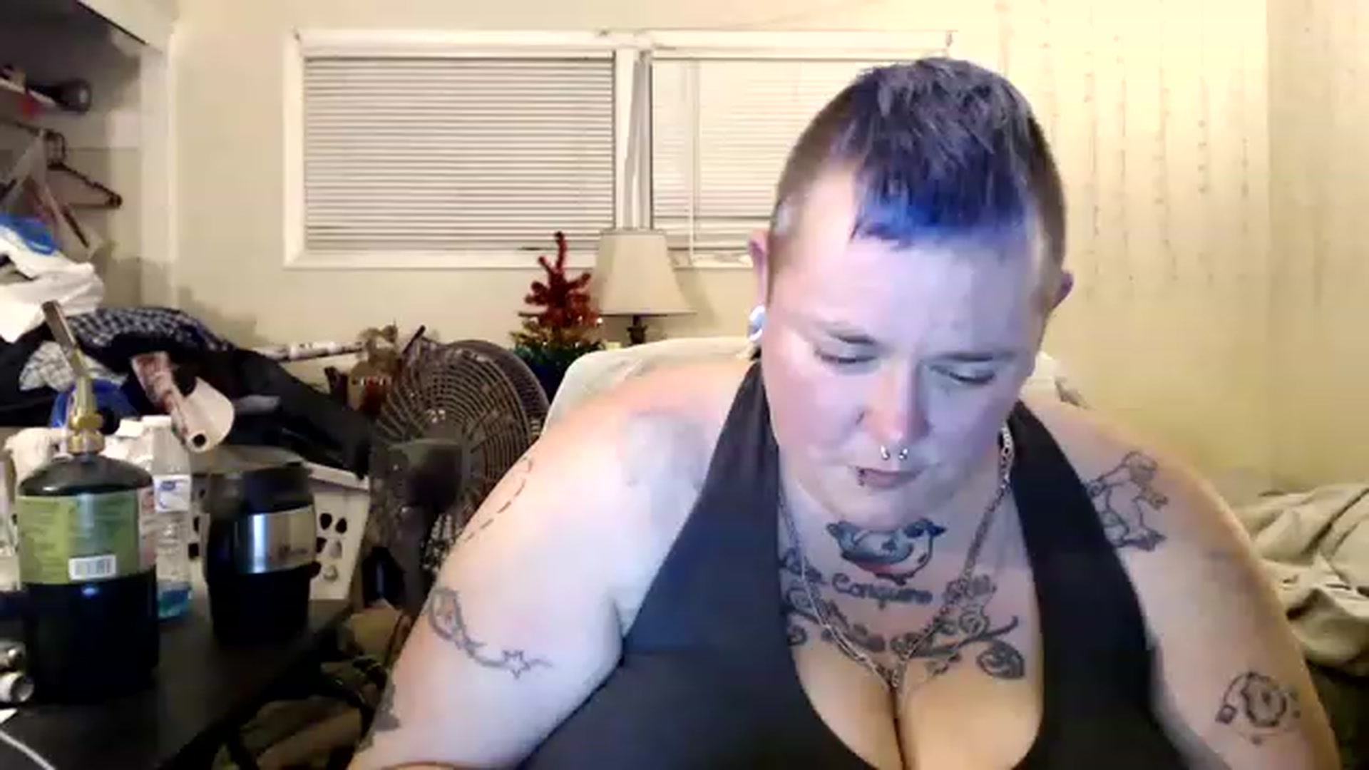Gallery image thumbnail from AJthePunk420's myfreecams stream on, 01/08/2023, 10:15 image 20 of 20