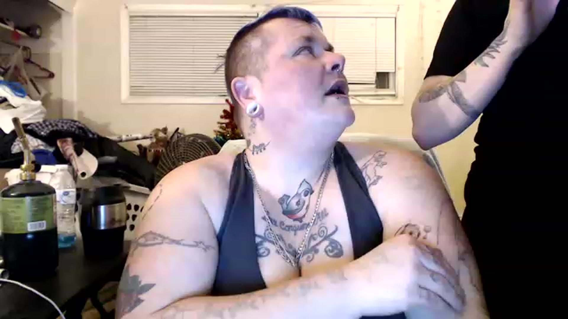Gallery image thumbnail from AJthePunk420's myfreecams stream on, 01/08/2023, 10:15 image 13 of 20