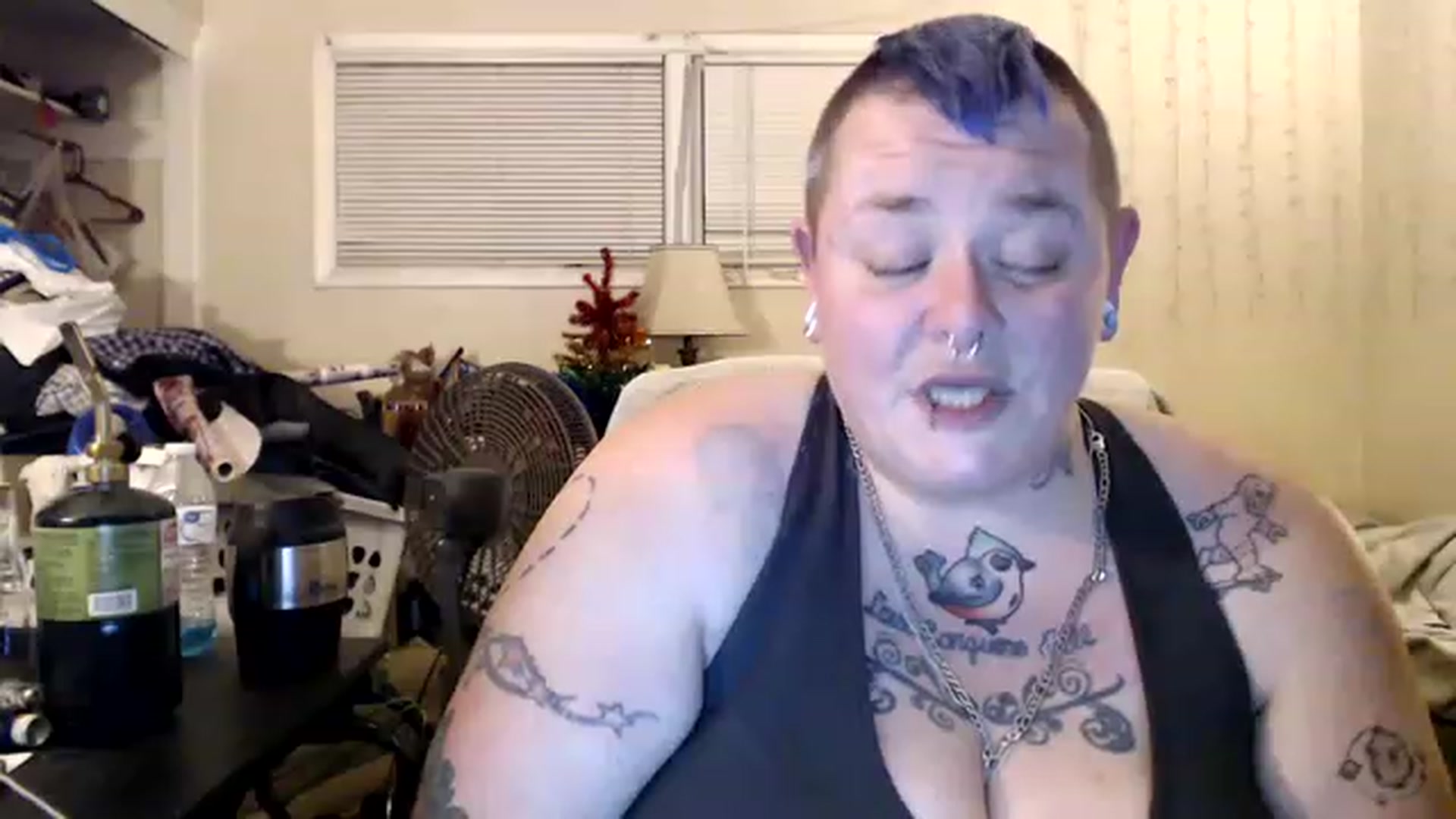 Gallery image thumbnail from AJthePunk420's myfreecams stream on, 01/08/2023, 11:23 image 12 of 20