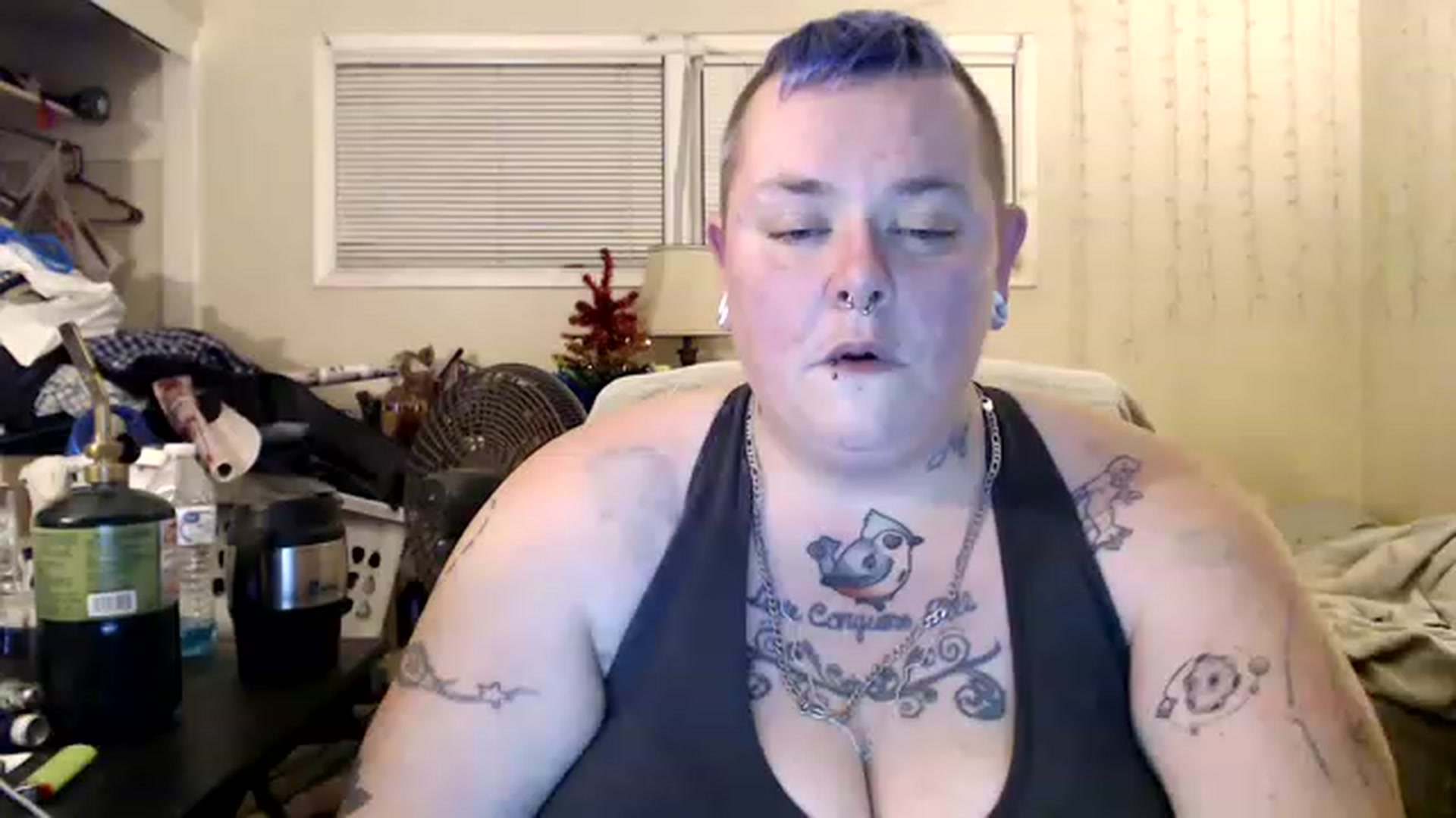 Gallery image thumbnail from AJthePunk420's myfreecams stream on, 01/08/2023, 11:23 image 7 of 20