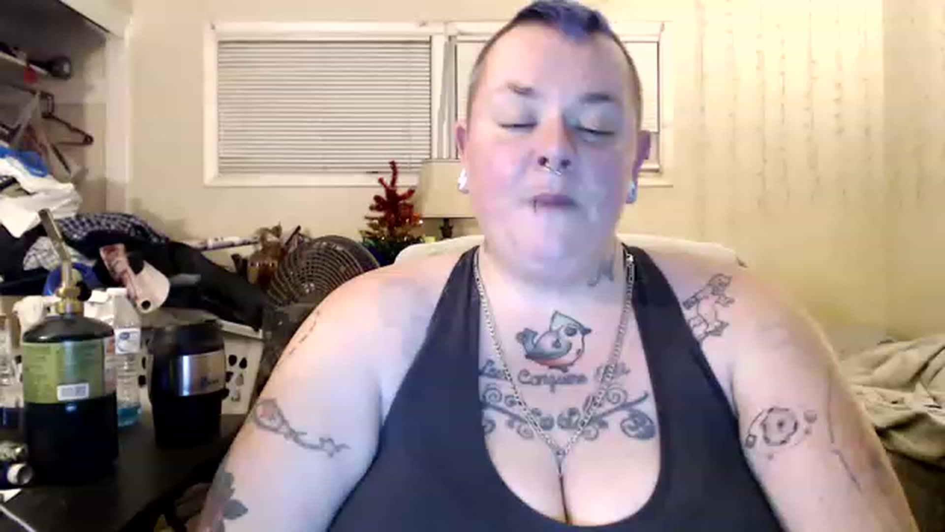 Gallery image thumbnail from AJthePunk420's myfreecams stream on, 01/08/2023, 11:23 image 9 of 20