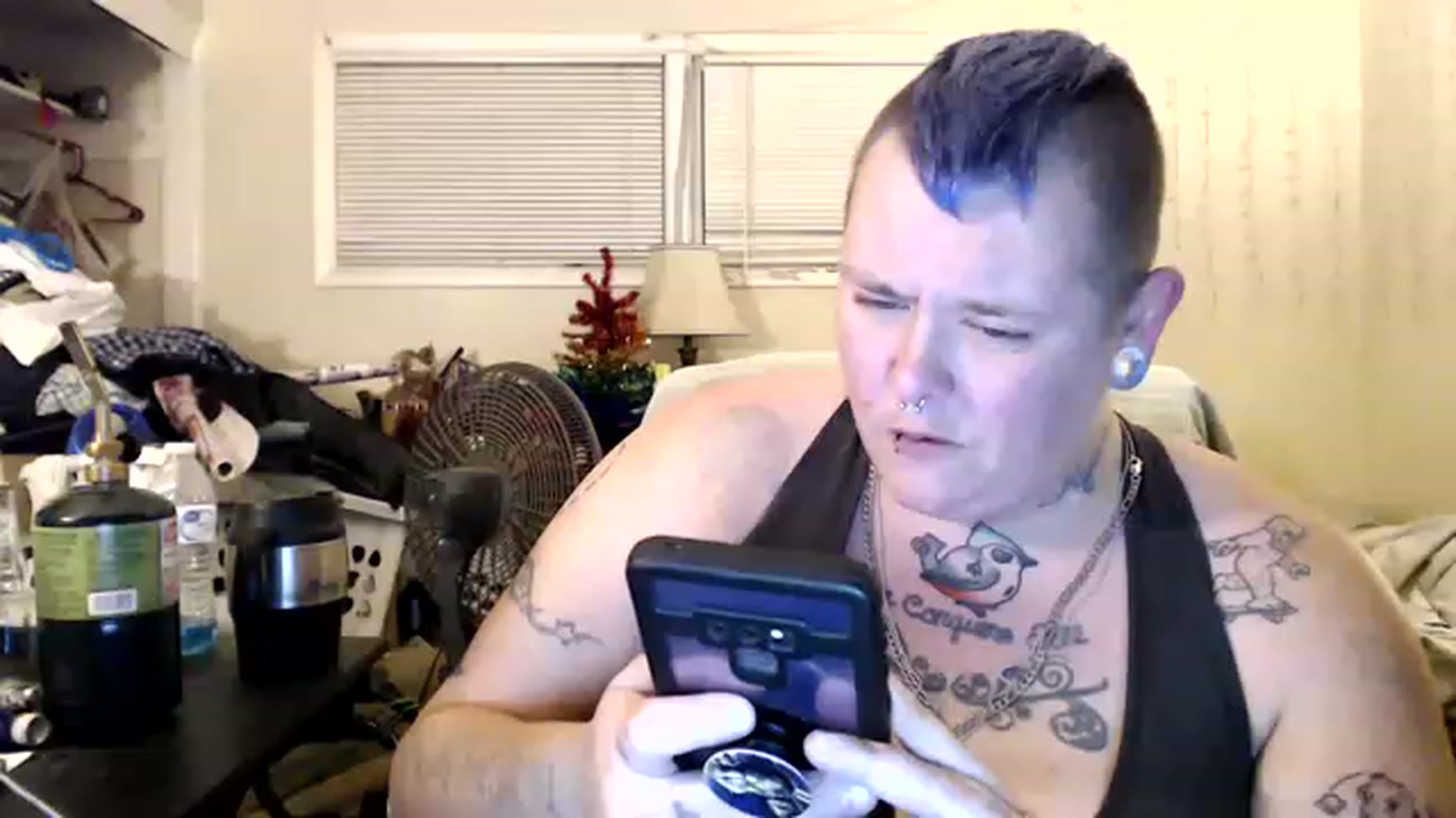 Gallery image thumbnail from AJthePunk420's myfreecams stream on, 01/08/2023, 11:23 image 20 of 20