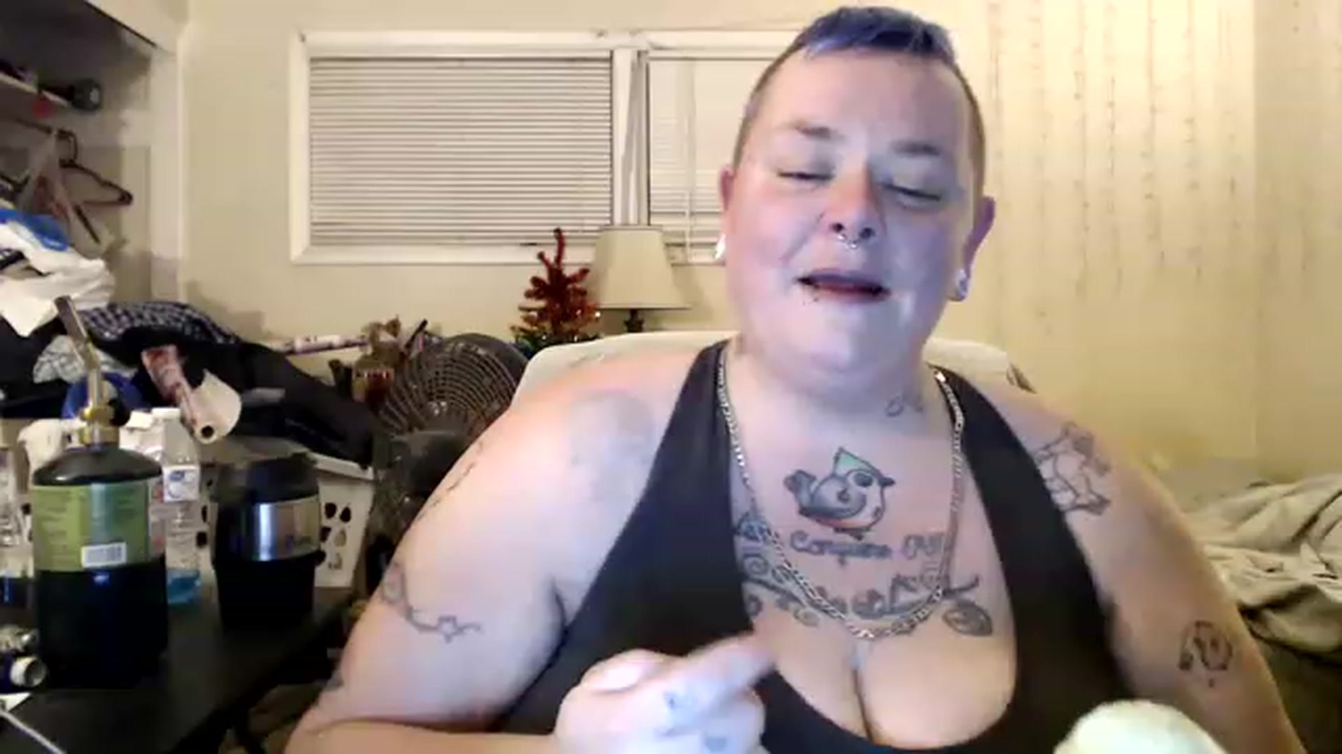 Gallery image thumbnail from AJthePunk420's myfreecams stream on, 01/08/2023, 11:23 image 6 of 20