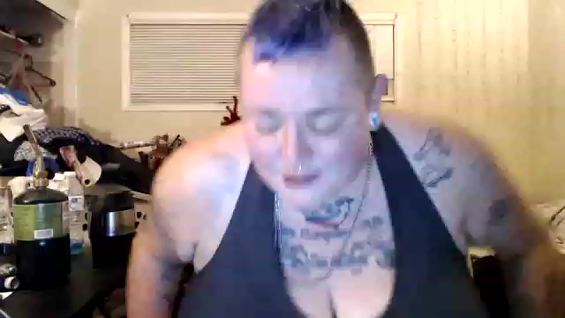 Gallery image thumbnail from AJthePunk420's myfreecams stream on, 01/08/2023, 11:23 image 2 of 20