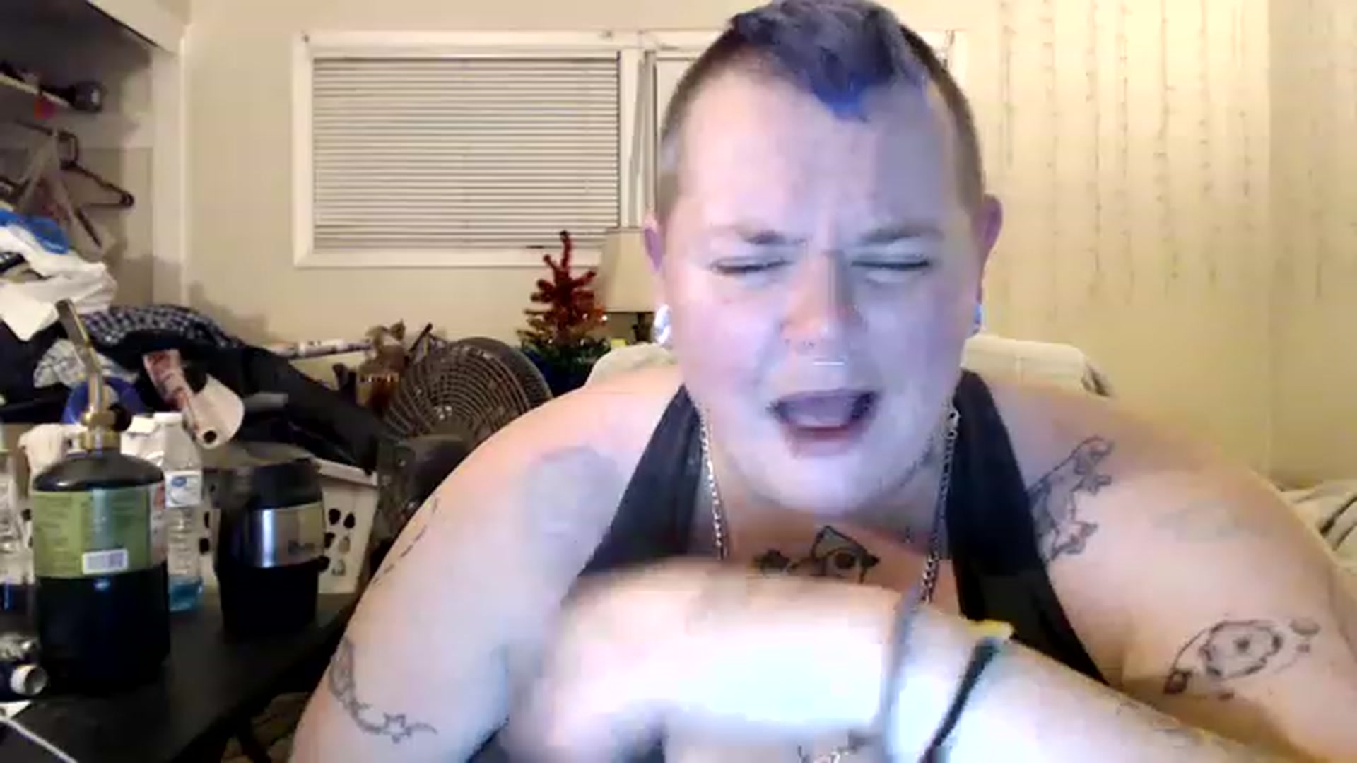 Gallery image thumbnail from AJthePunk420's myfreecams stream on, 01/08/2023, 11:23 image 11 of 20